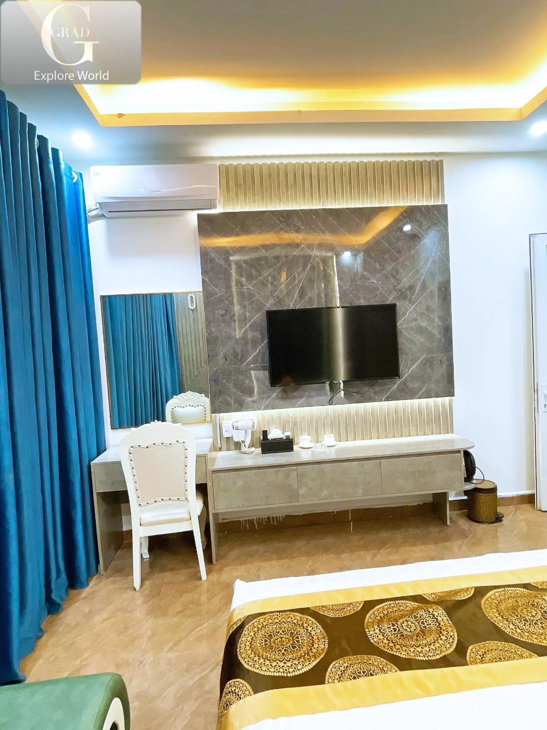 Communal lounge/ TV room in Binh Nguyen 1 Hotel