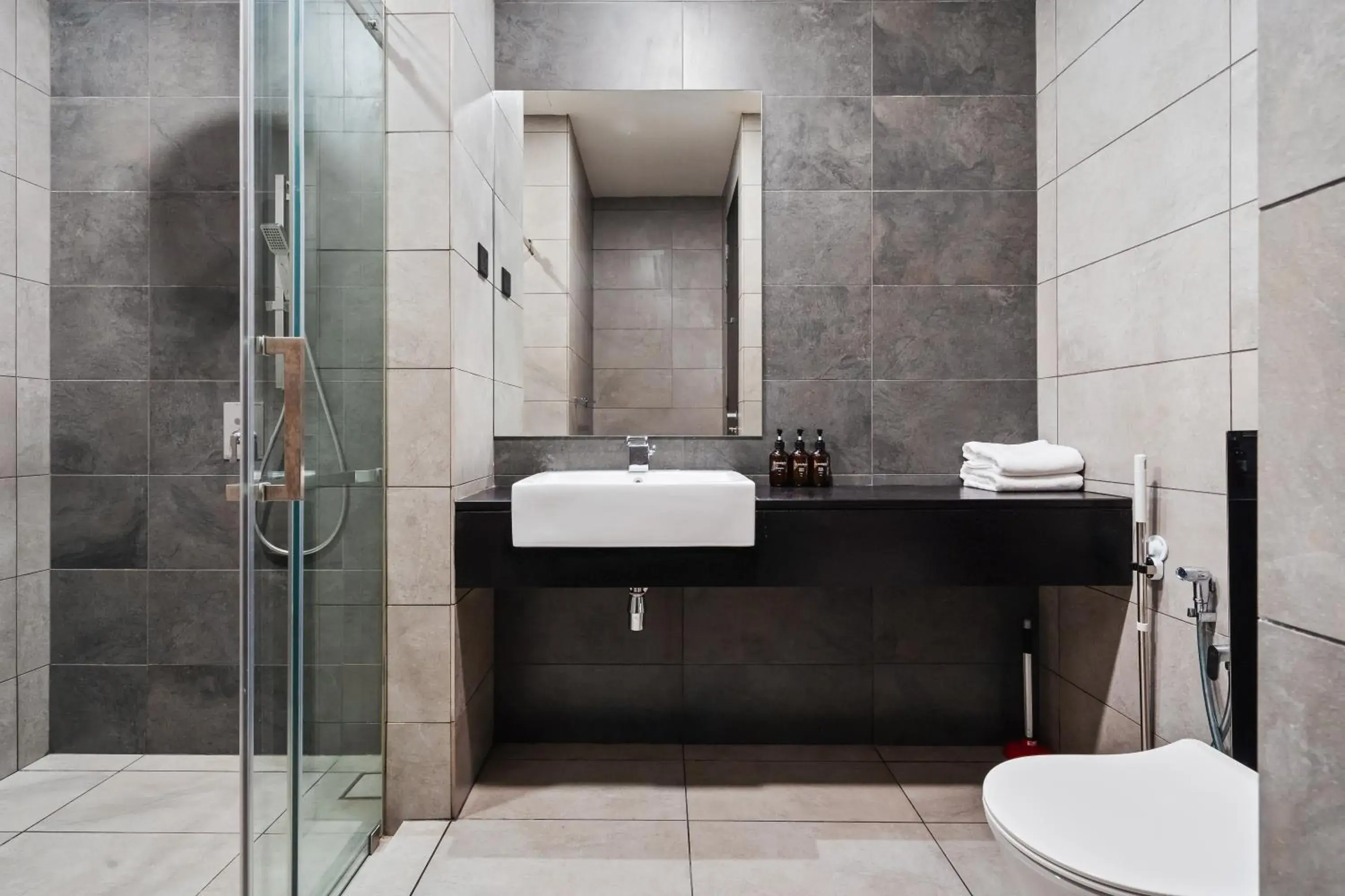 Bathroom in Opus by Soulasia Bathroom in Opus by Soulasia