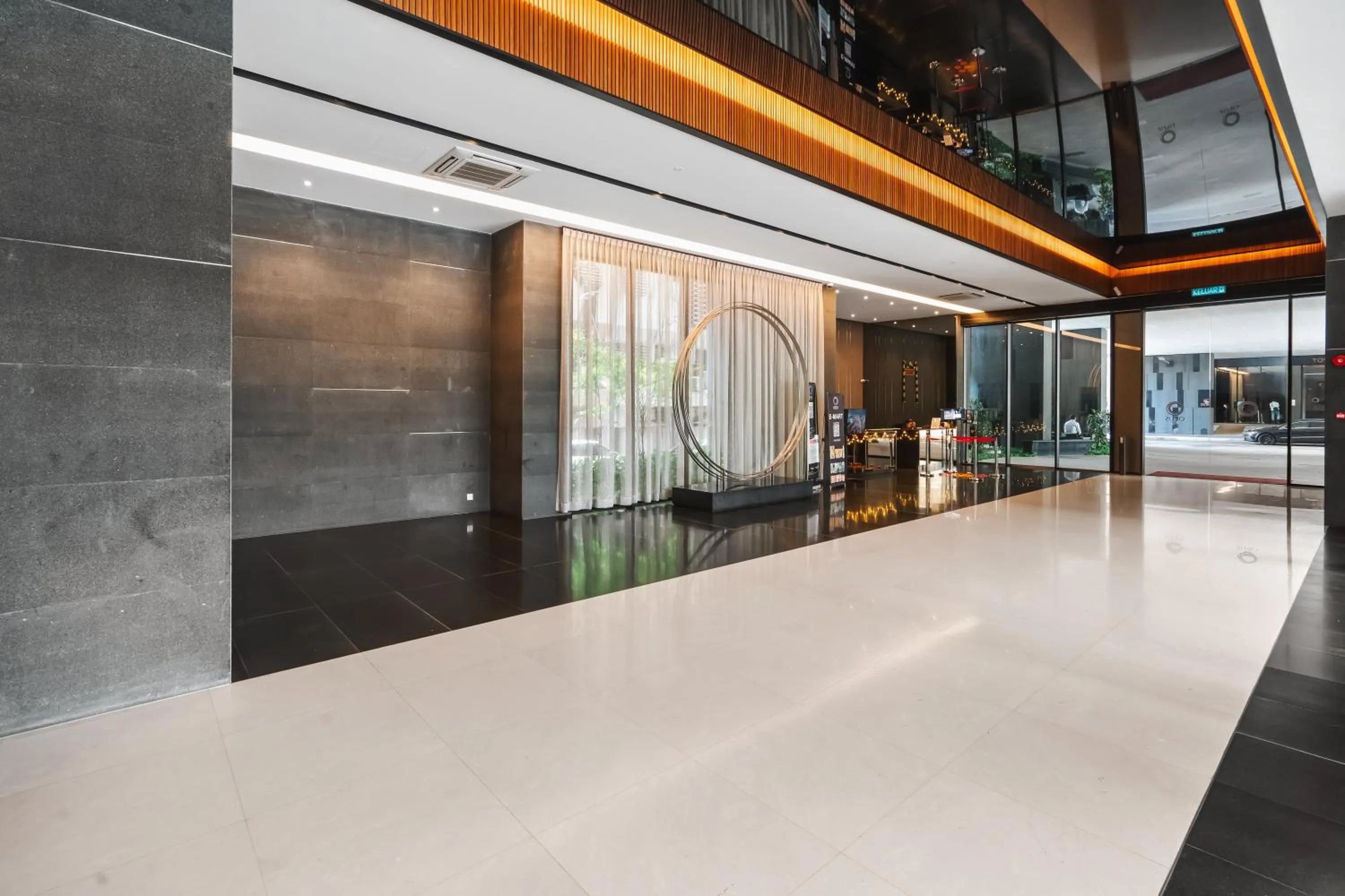 Lobby or reception in Opus by Soulasia