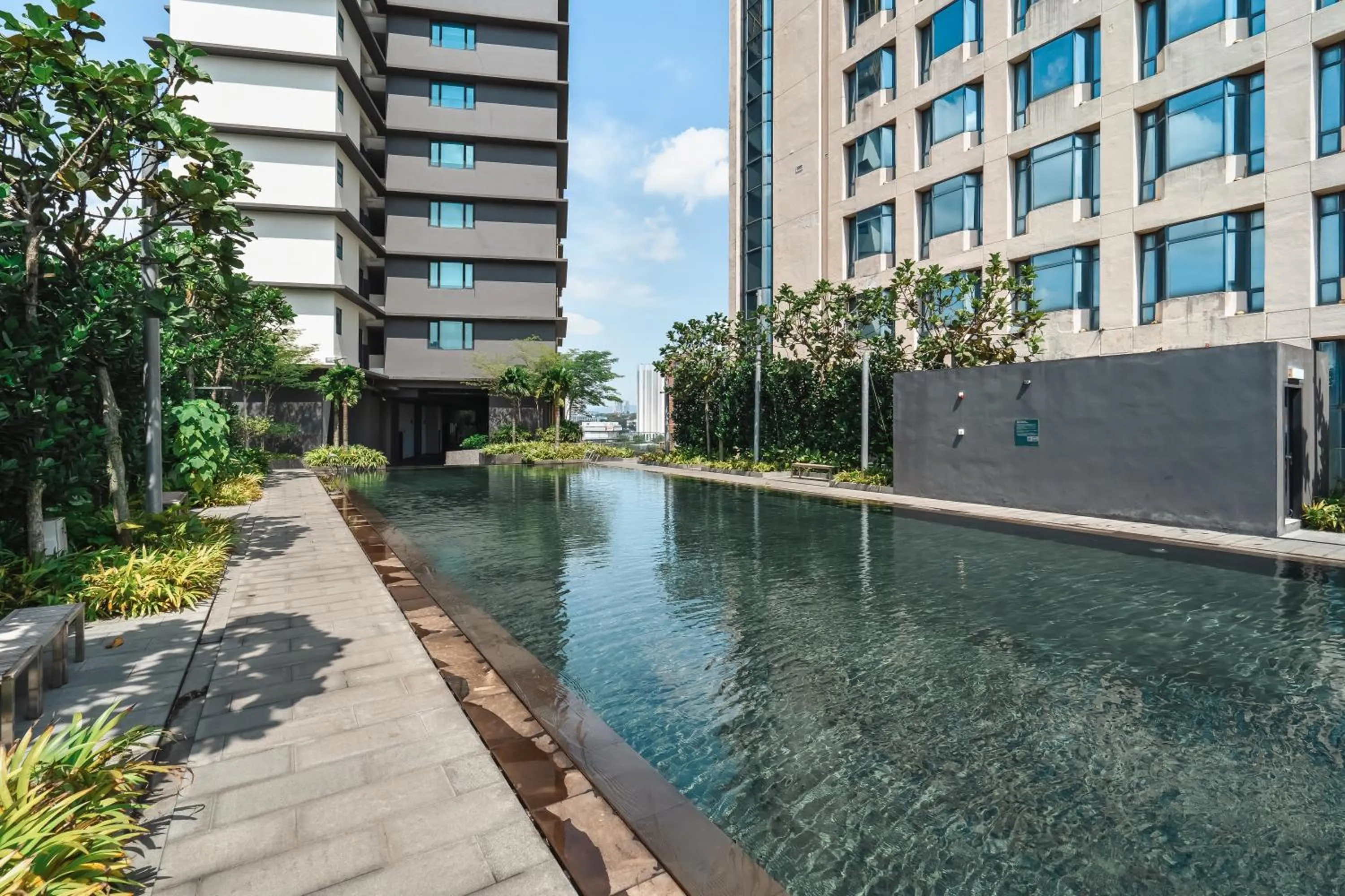 Swimming pool in Opus by Soulasia