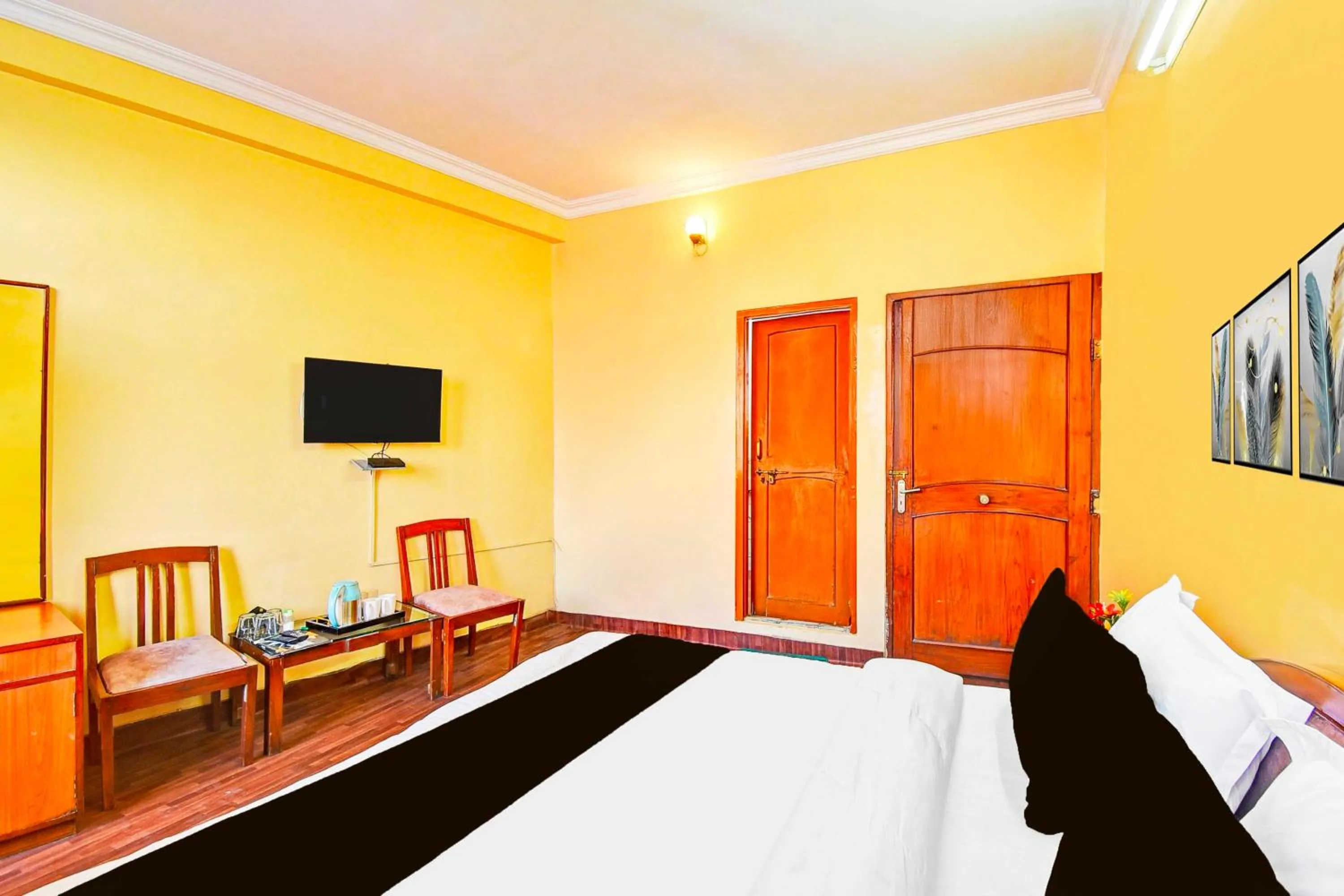 Bedroom, Bed in Hotel O Hathroi Market Near Dhuleshwar Garden