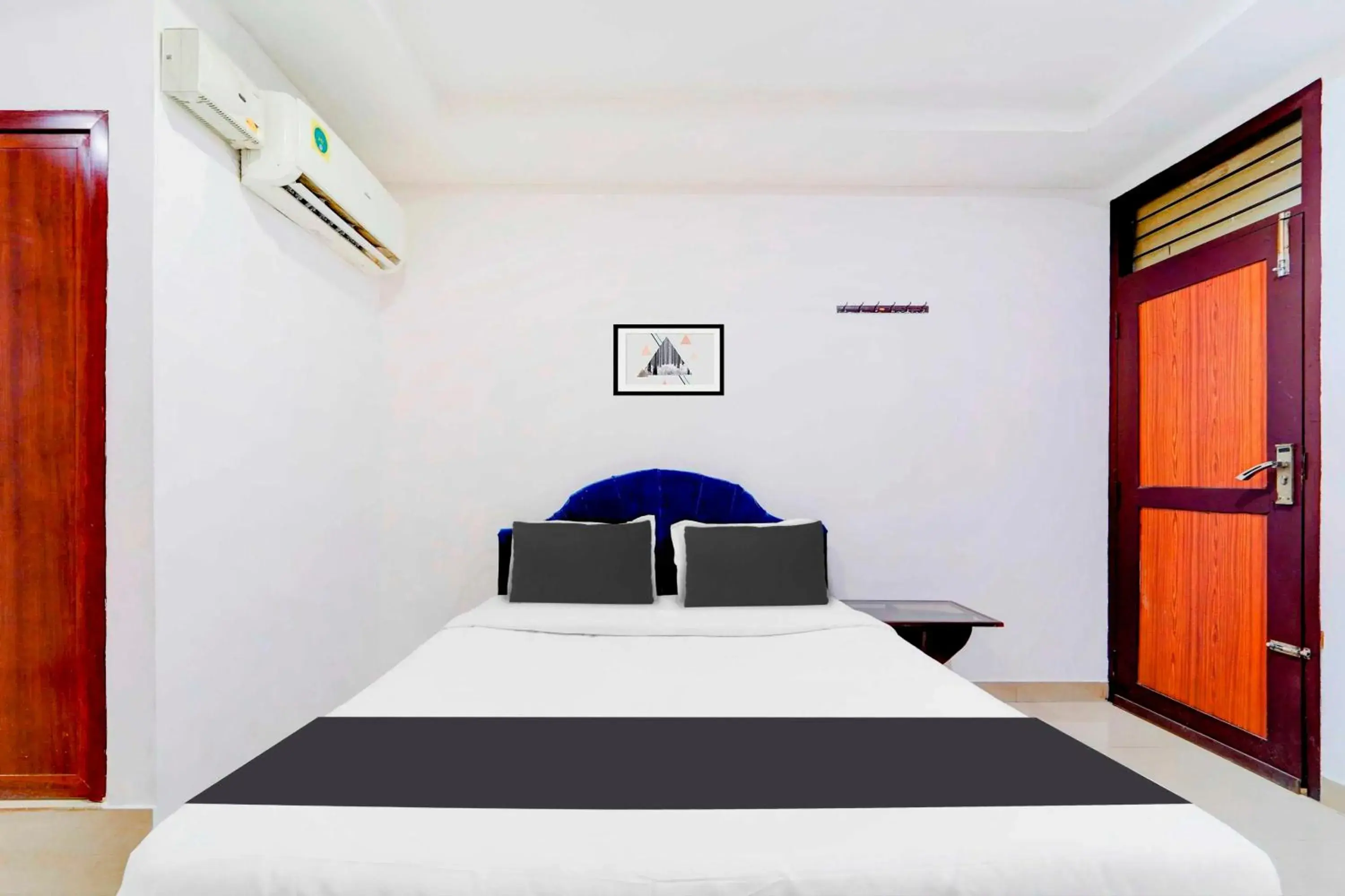 Bedroom, Bed in Collection O Kunnamangalam Near Bus Stand Bedroom, Bed in Collection O Kunnamangalam Near Bus Stand