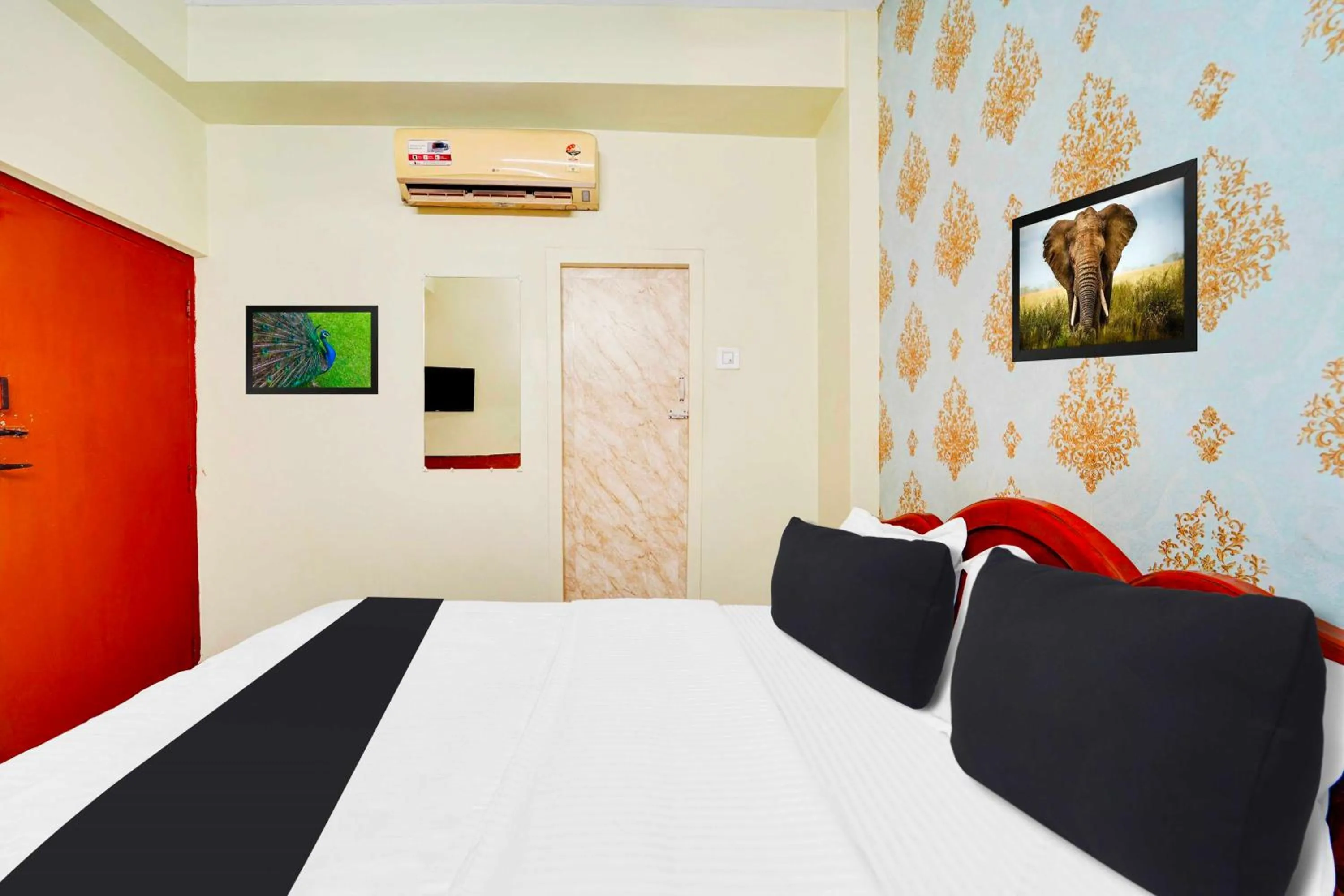 Bedroom, Bed in Collection O Erode VOC Park