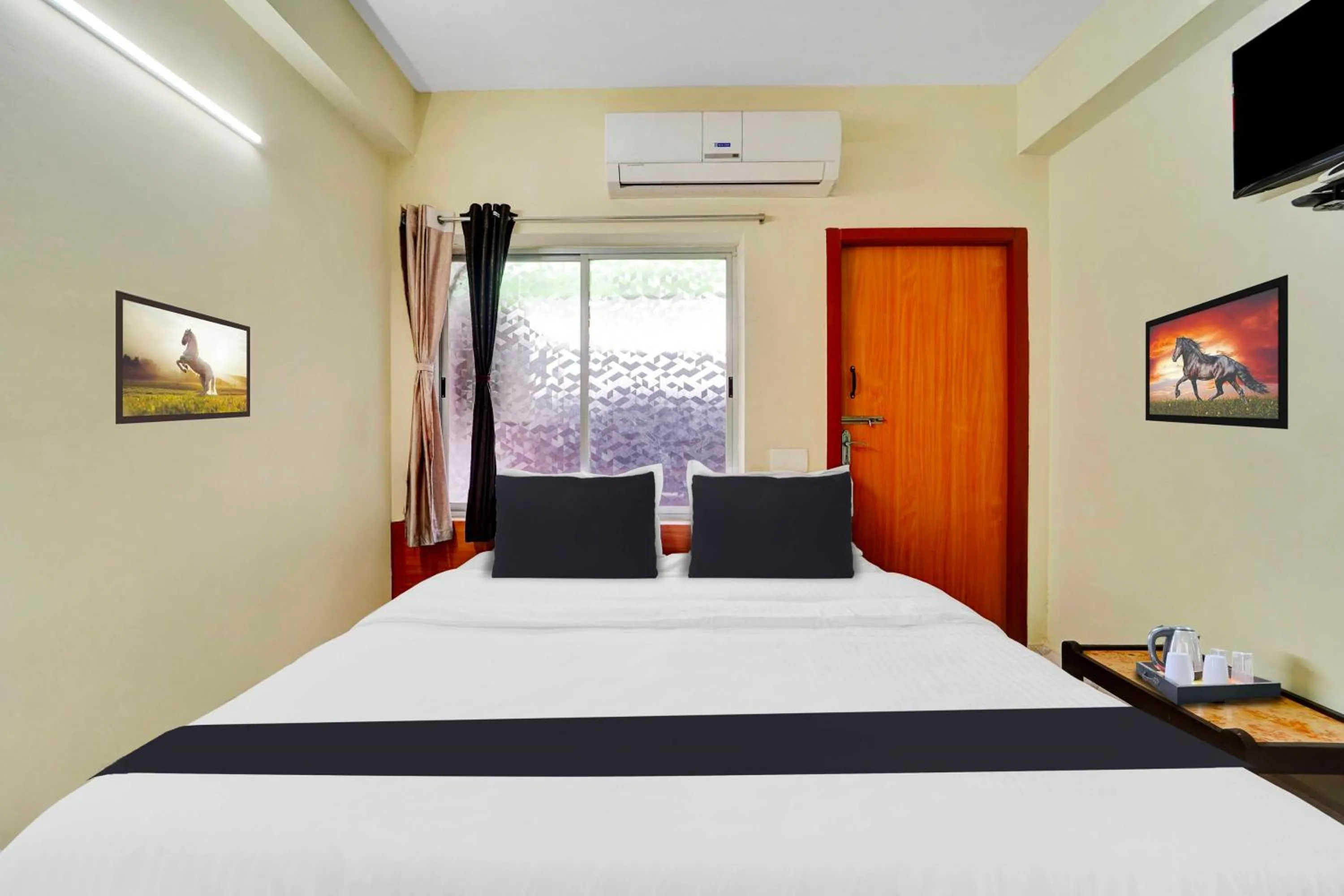 Bedroom, Bed in Collection O Erode VOC Park