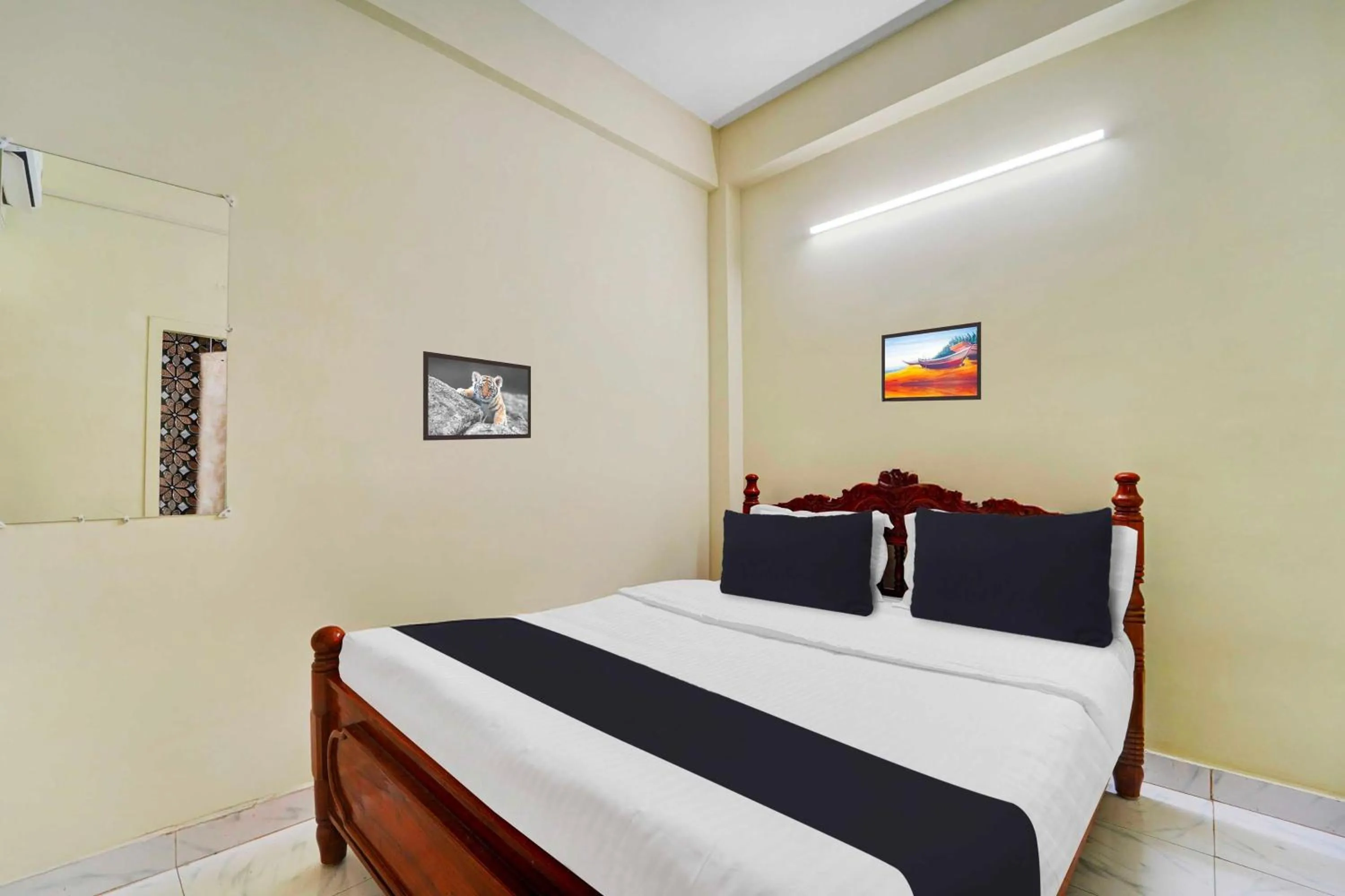 Bedroom, Bed in Collection O Erode VOC Park