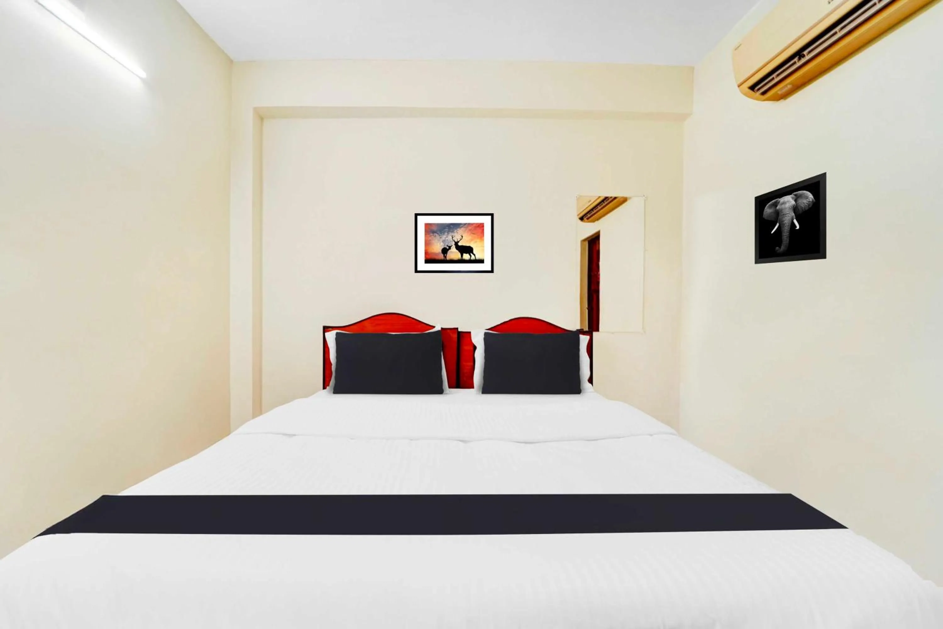 Bedroom, Bed in Collection O Erode VOC Park