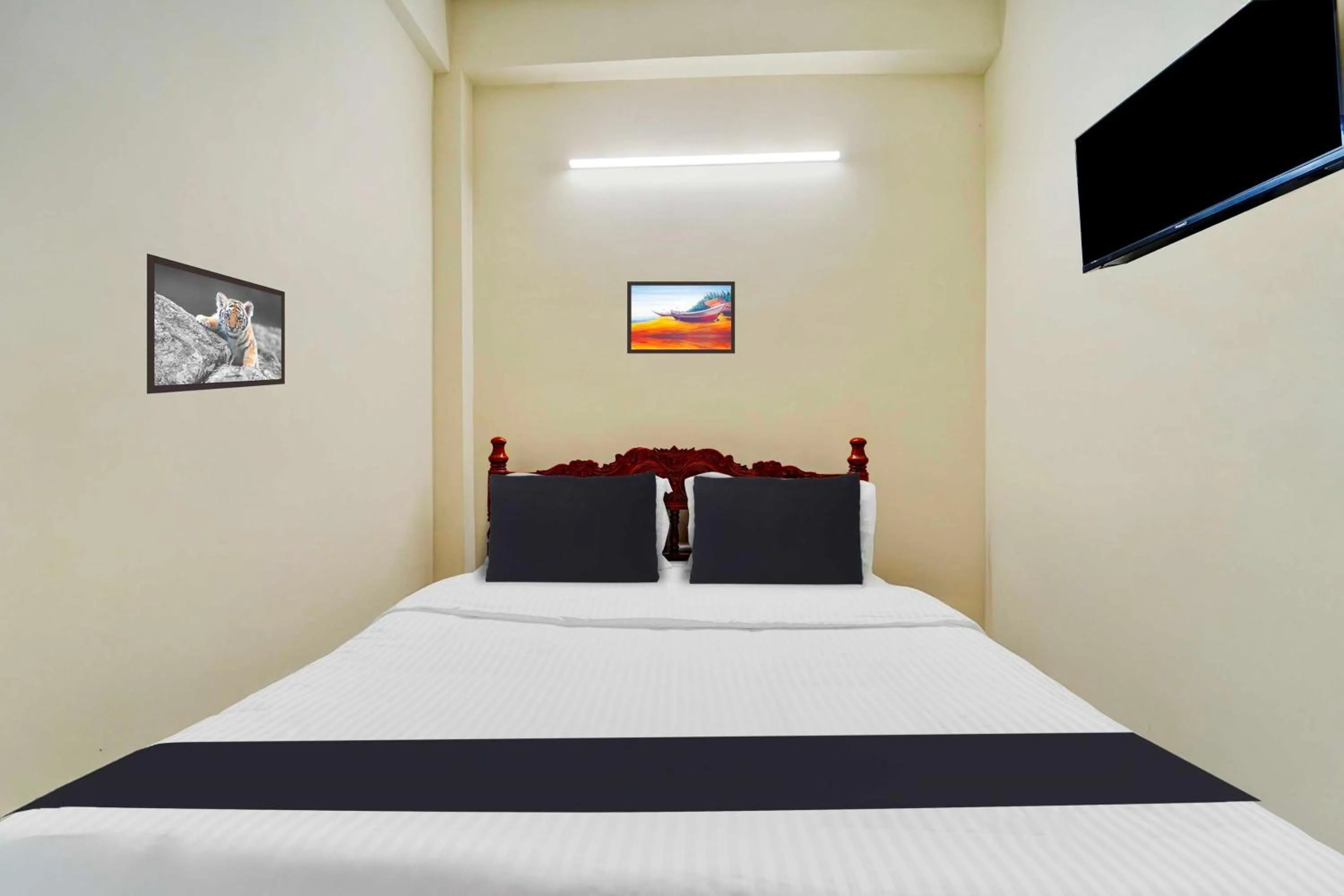 Bedroom, Bed in Collection O Erode VOC Park