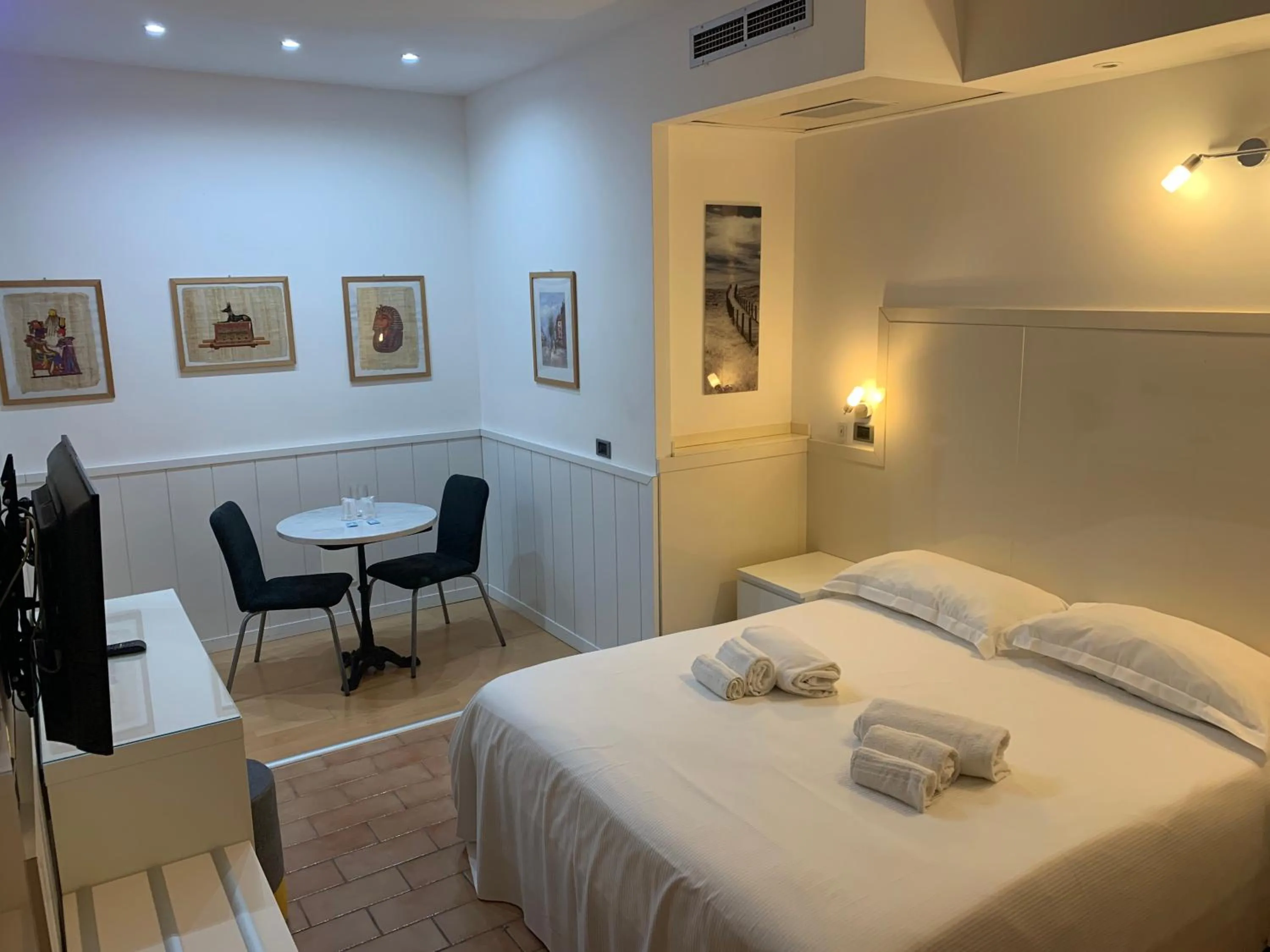 View (from property/room), Bed in Hotel Malpensafiera
