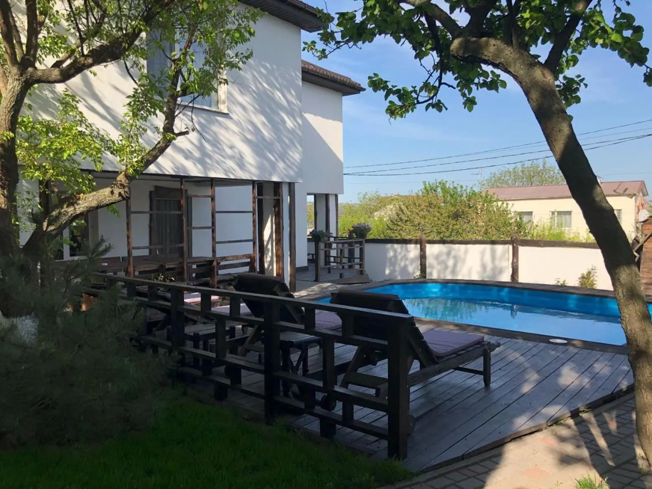 Five-Bedroom Villa in Dniprovskiy Dvir