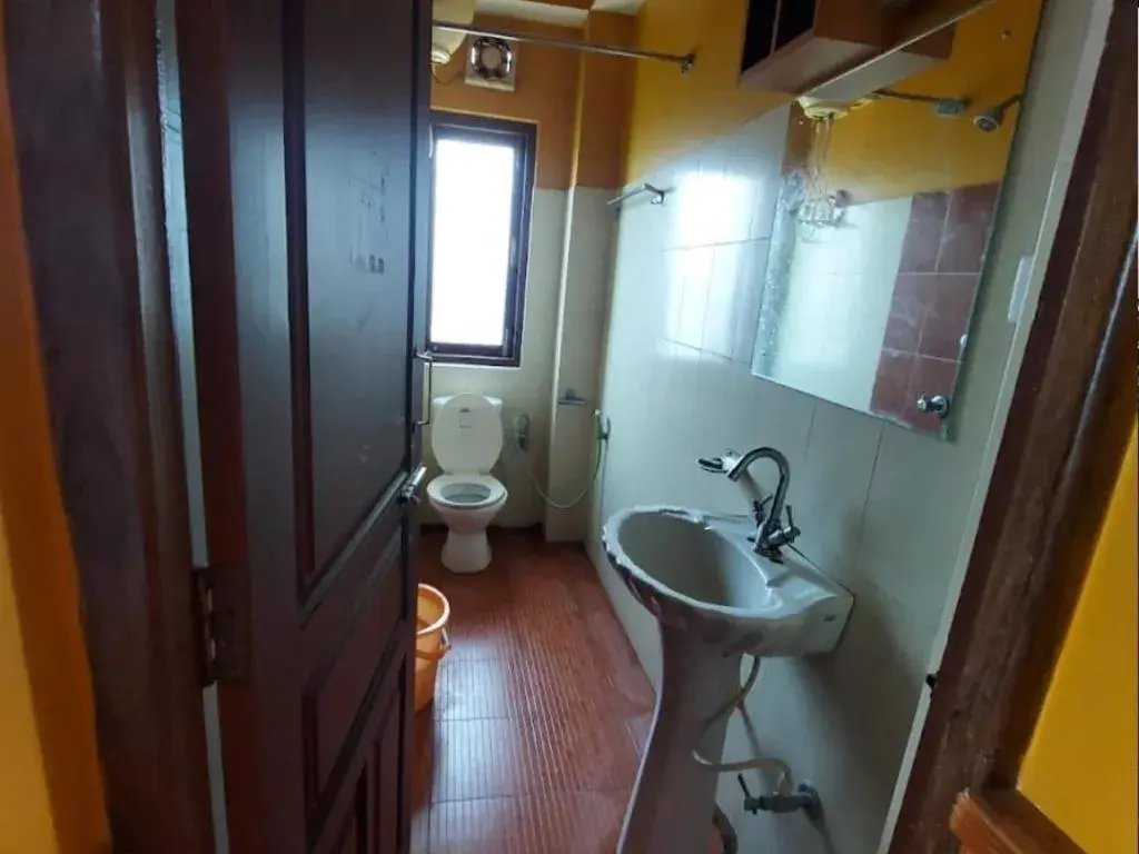 Deluxe Triple Room in The Red Mud Chalet By StayApart Deluxe Triple Room in The Red Mud Chalet By StayApart