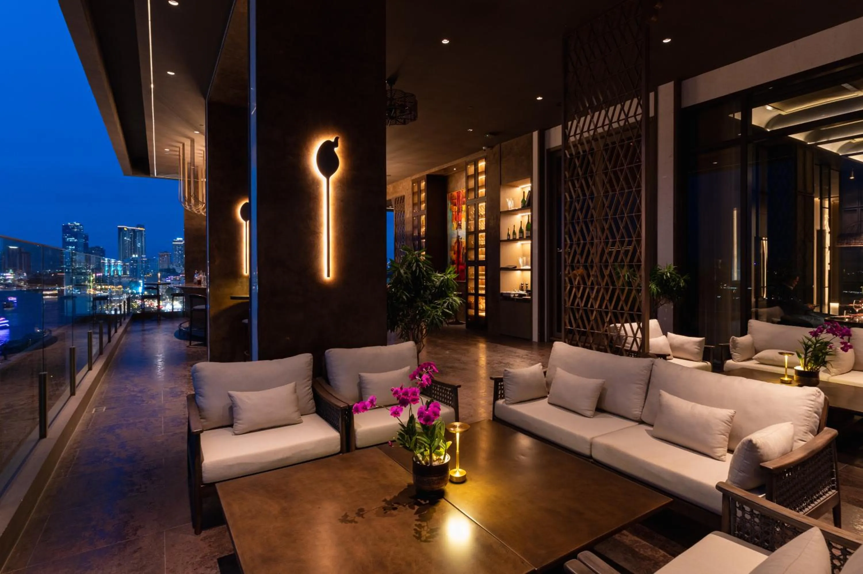 SOMA HOTEL Riverside