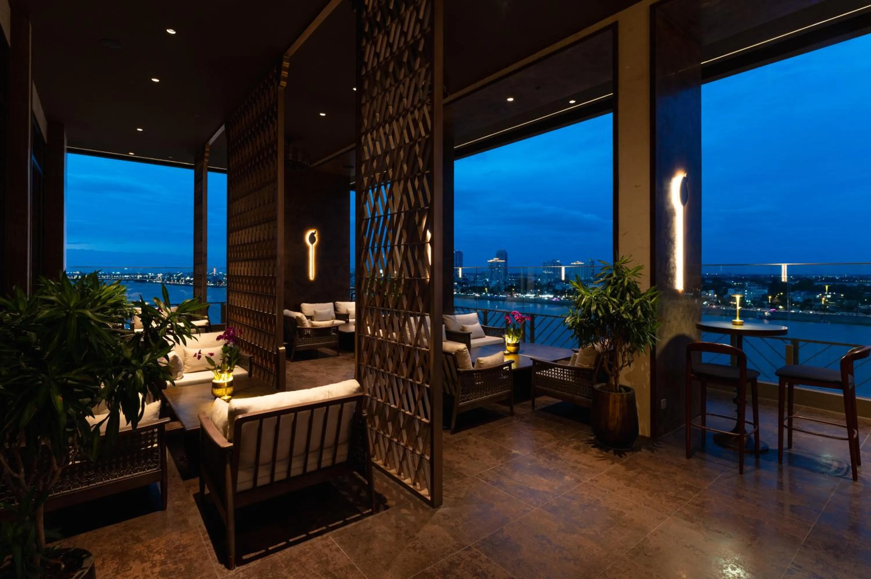 SOMA HOTEL Riverside