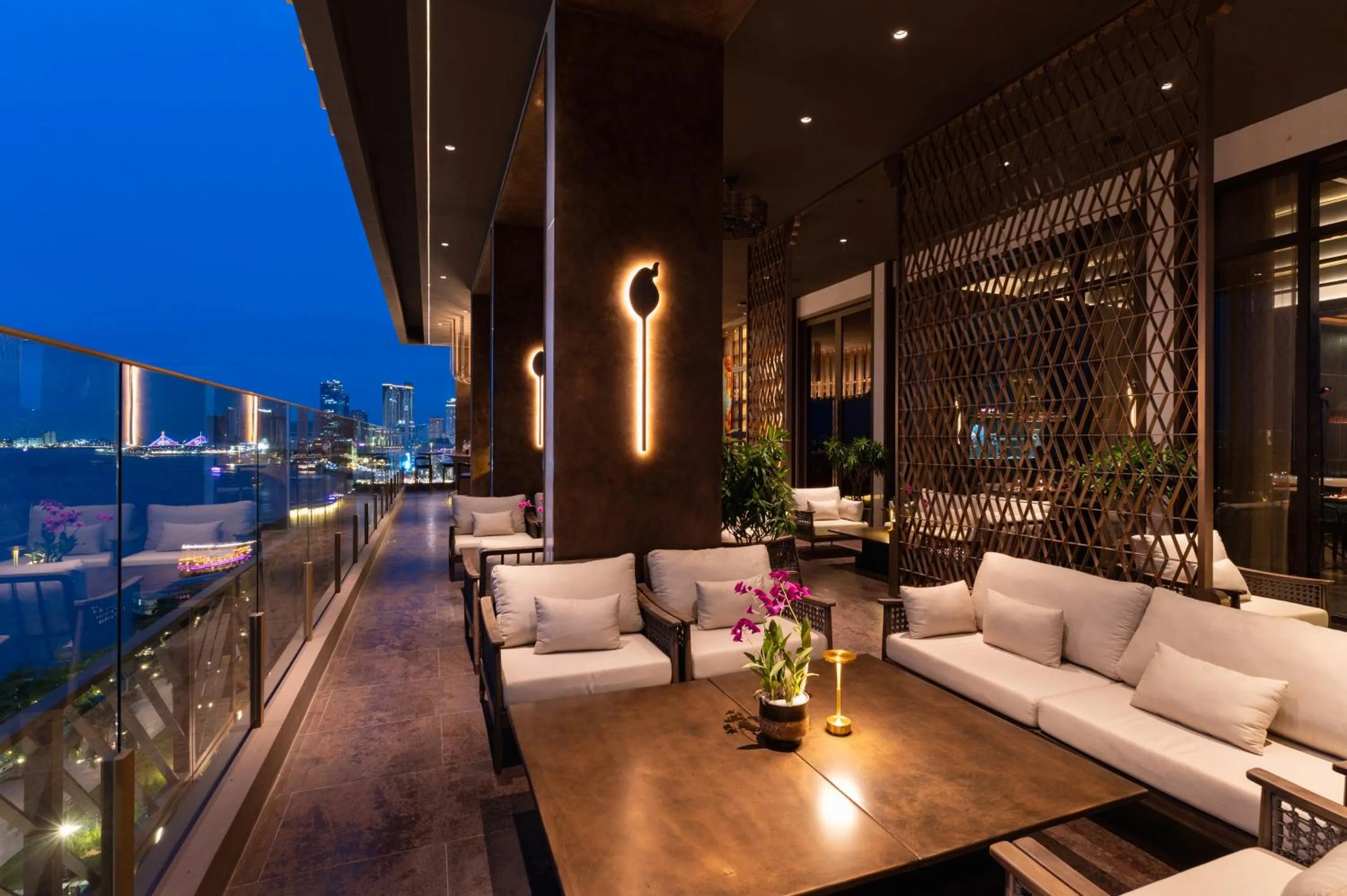 SOMA HOTEL Riverside