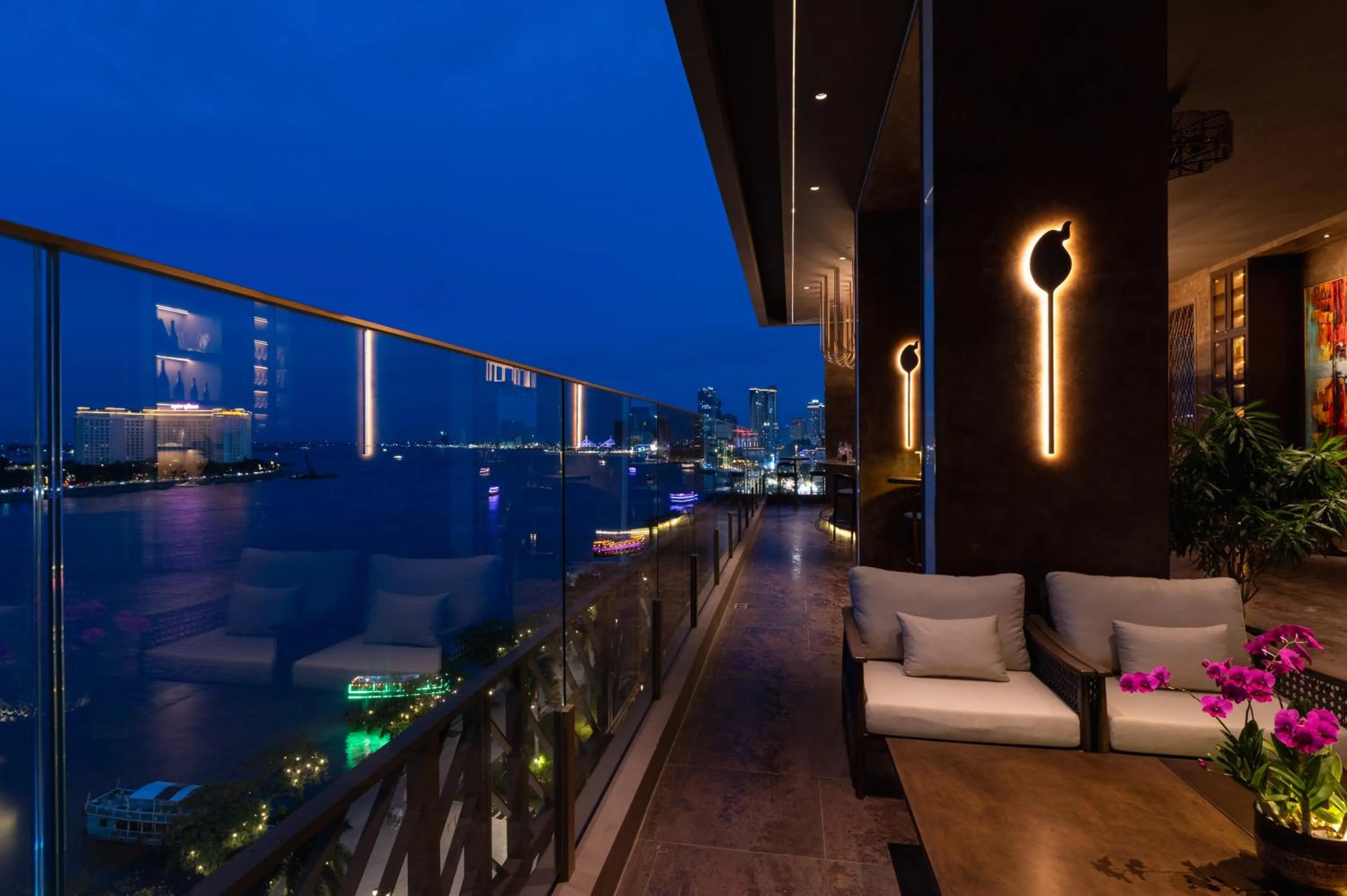 SOMA HOTEL Riverside