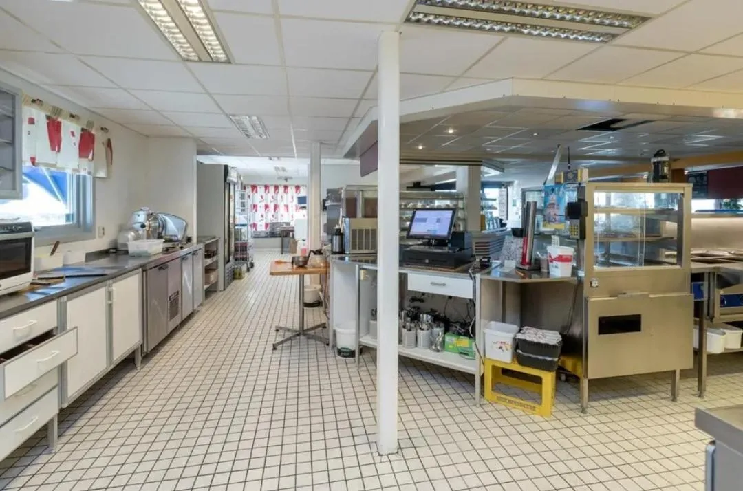 Kitchen or kitchenette in Høk Kro & Motell AS