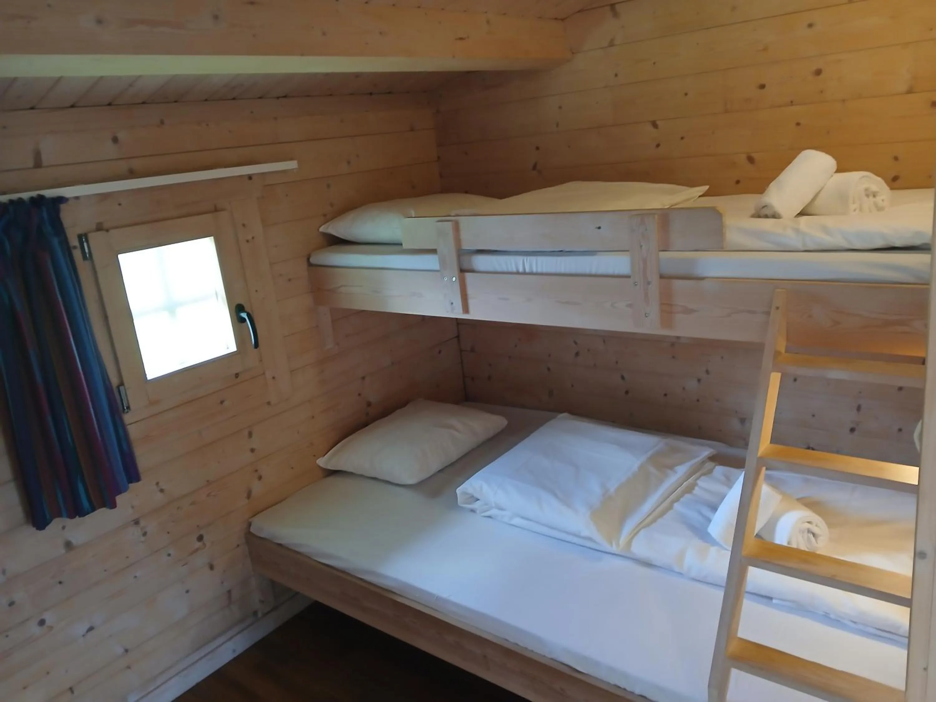 Bedroom, Bed in Høk Kro & Motell AS