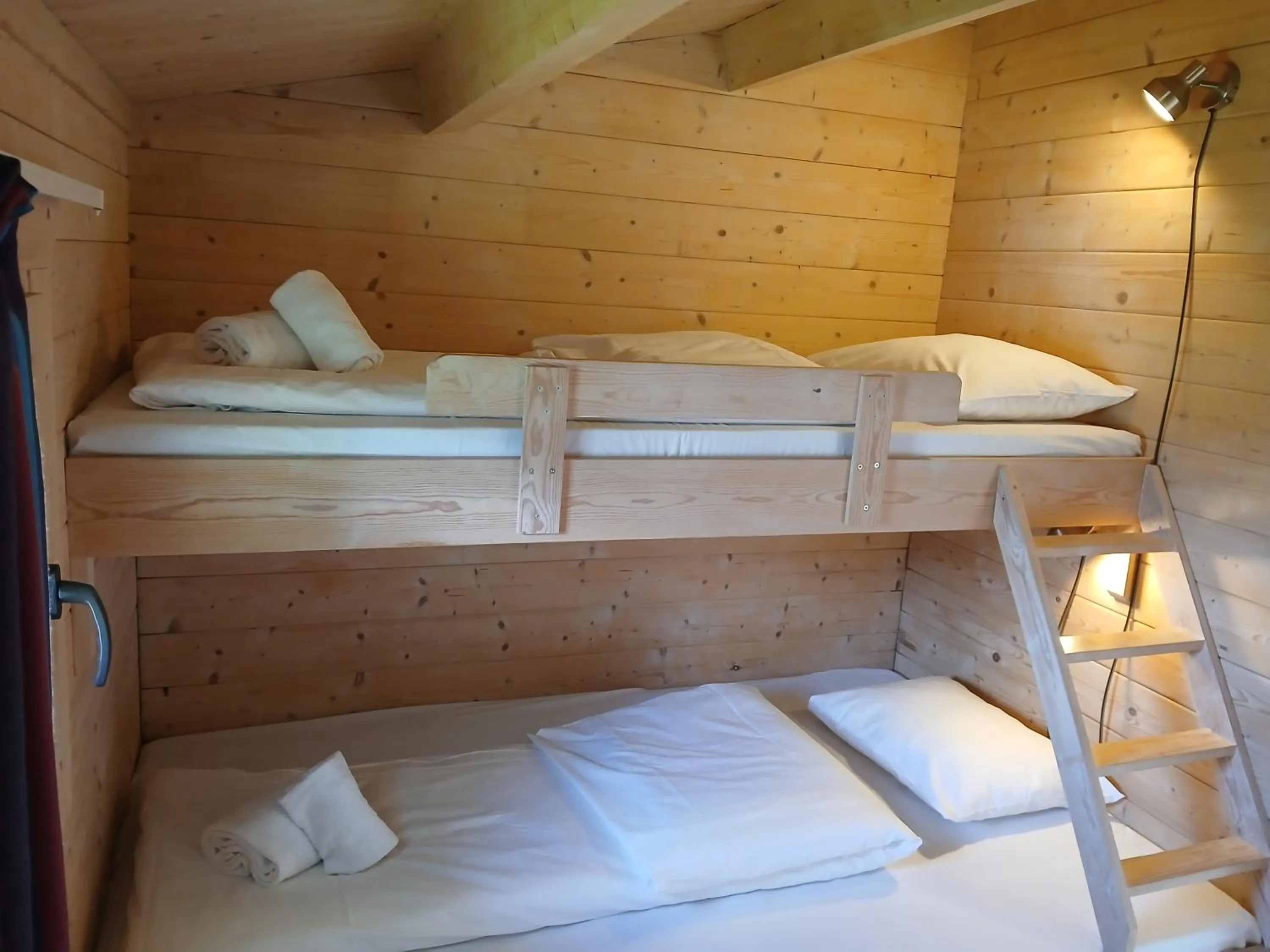Bedroom, Bed in Høk Kro & Motell AS