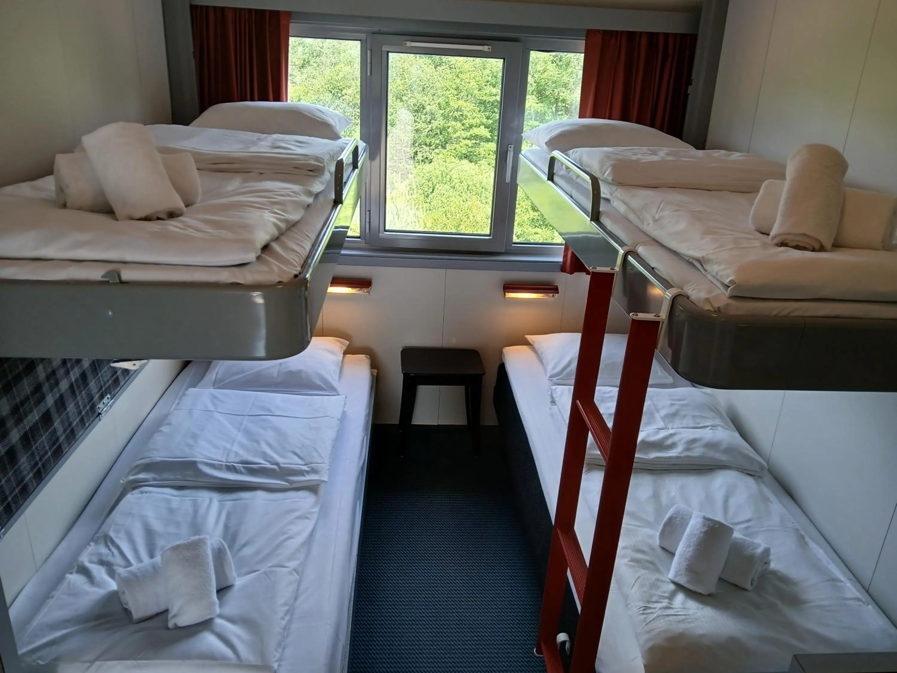 Bed in Høk Kro & Motell AS