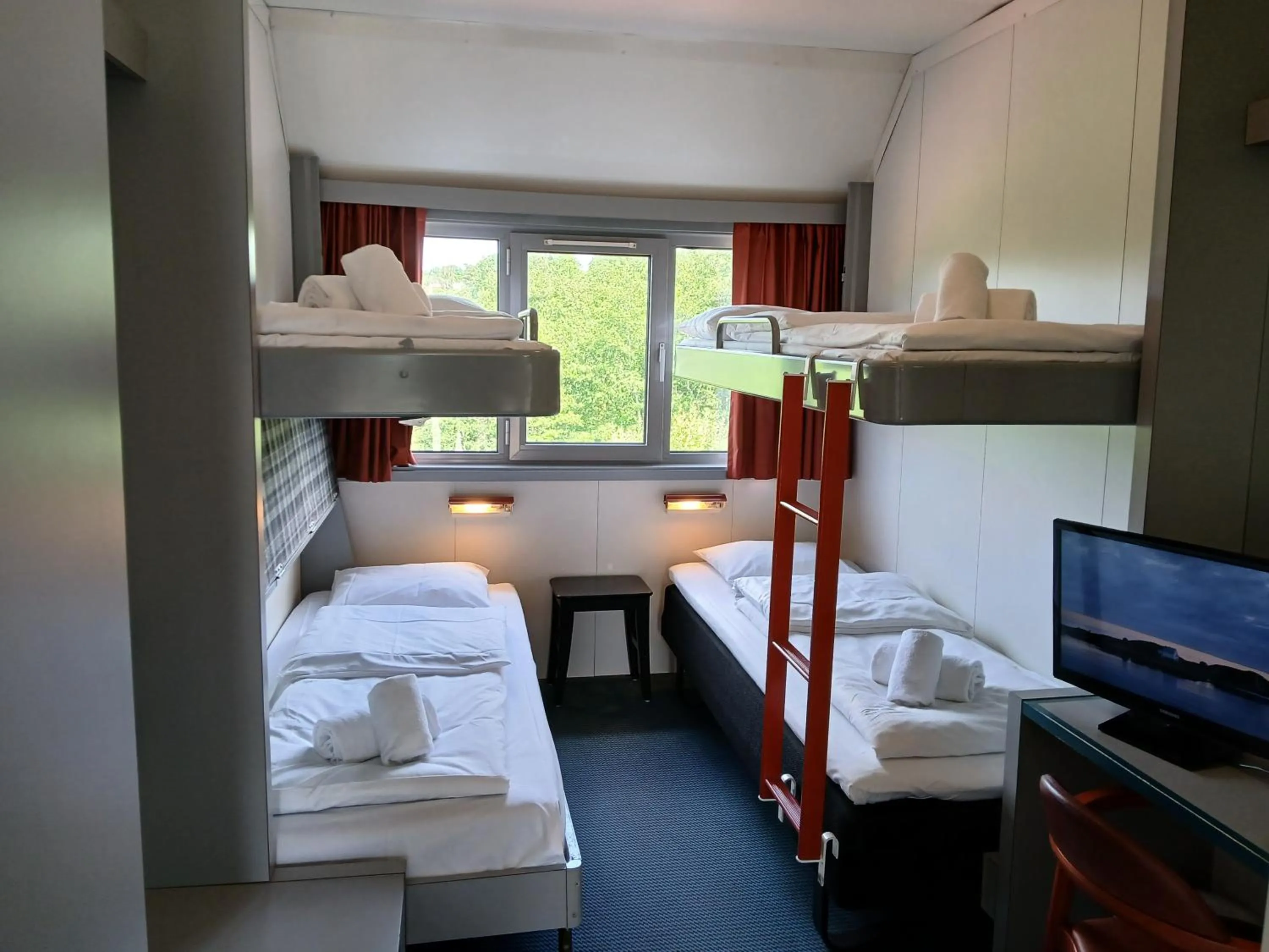 Bed in Høk Kro & Motell AS