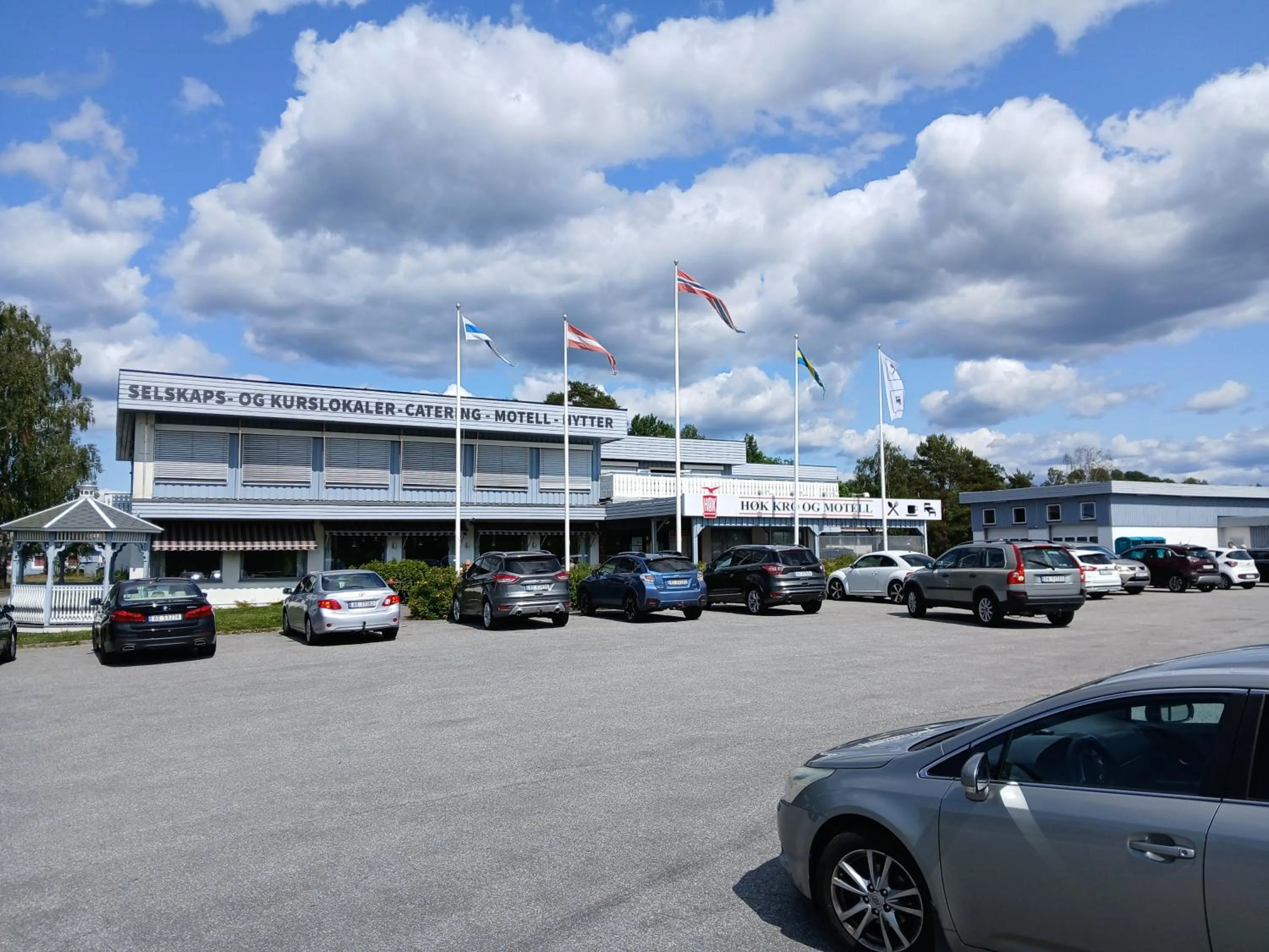 Parking in Høk Kro & Motell AS