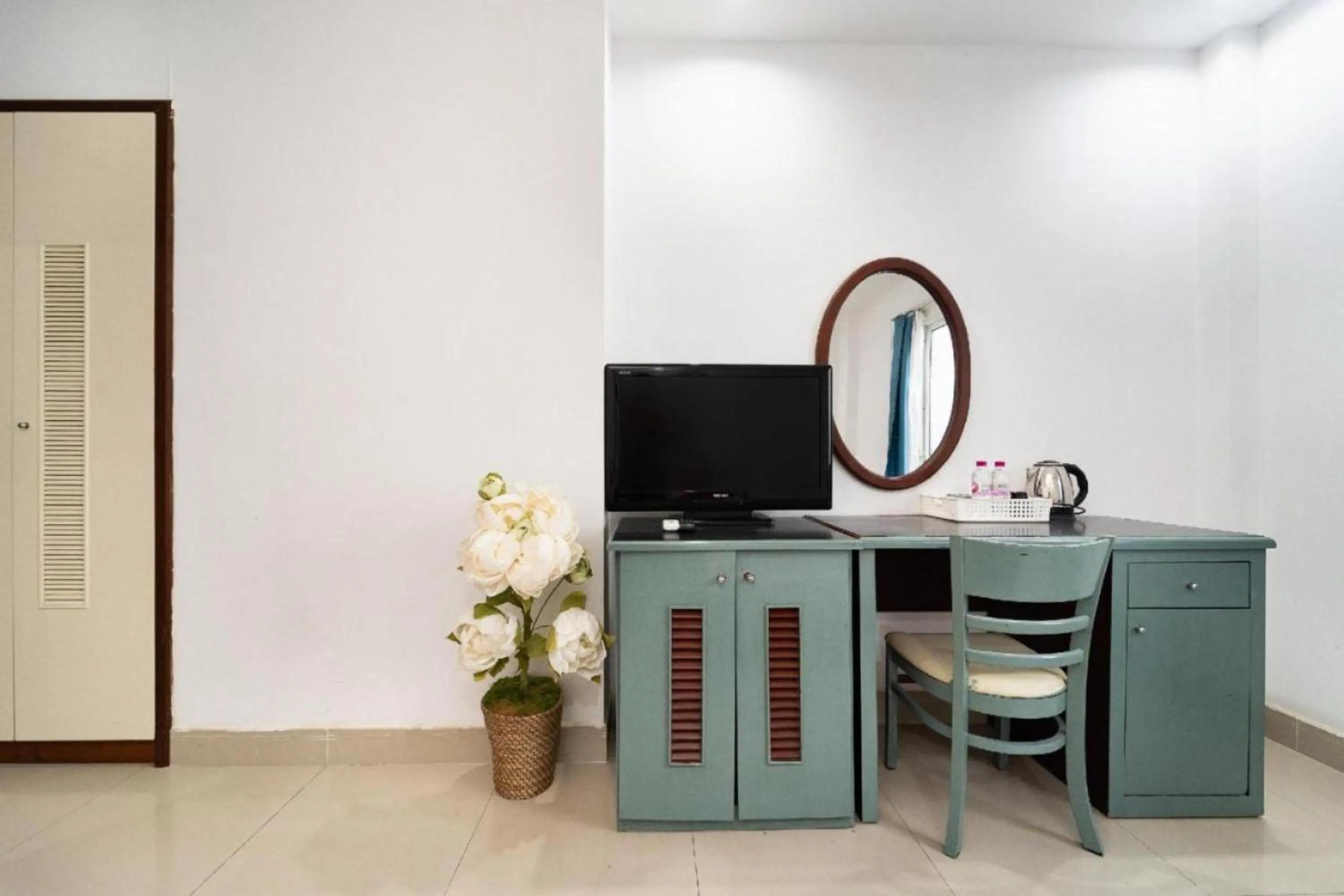 TV and multimedia in Dancenter O Cozy 5 Hotel Near SECC