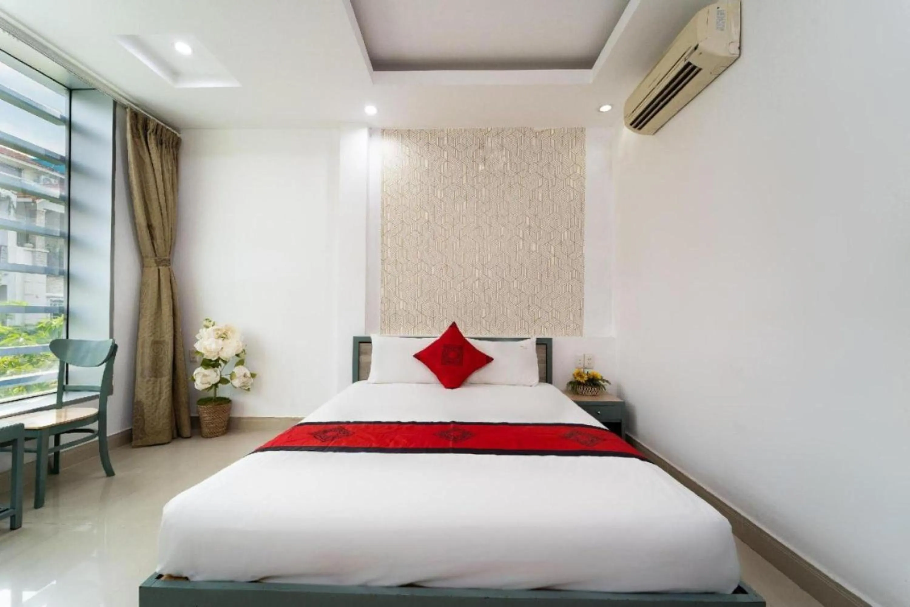 Bed in Dancenter O Cozy 5 Hotel Near SECC