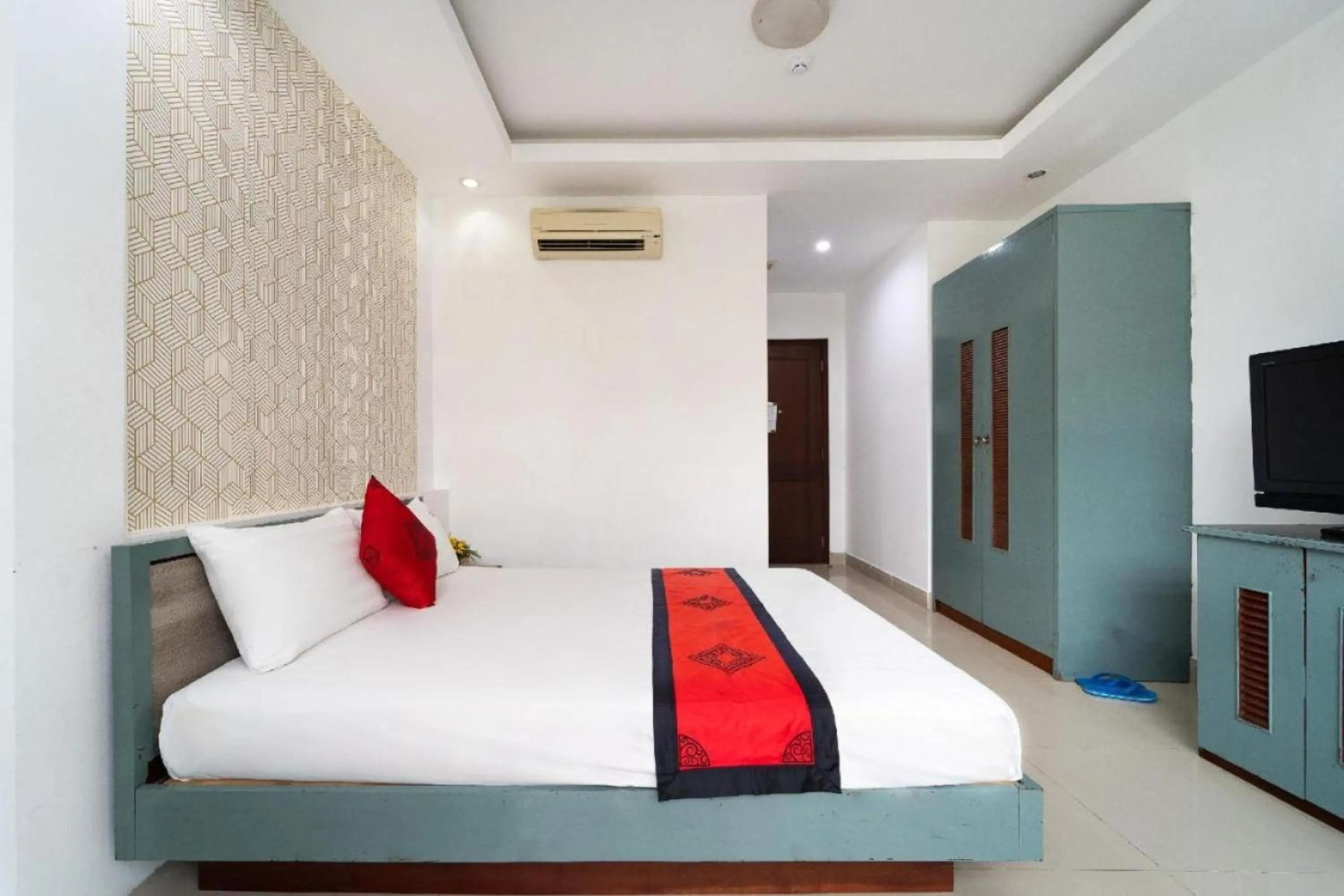 Bed in Dancenter O Cozy 5 Hotel Near SECC