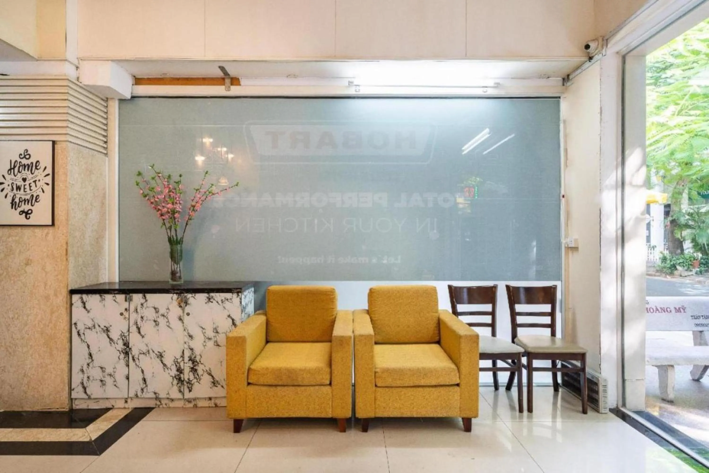 Seating area in Dancenter O Cozy 5 Hotel Near SECC