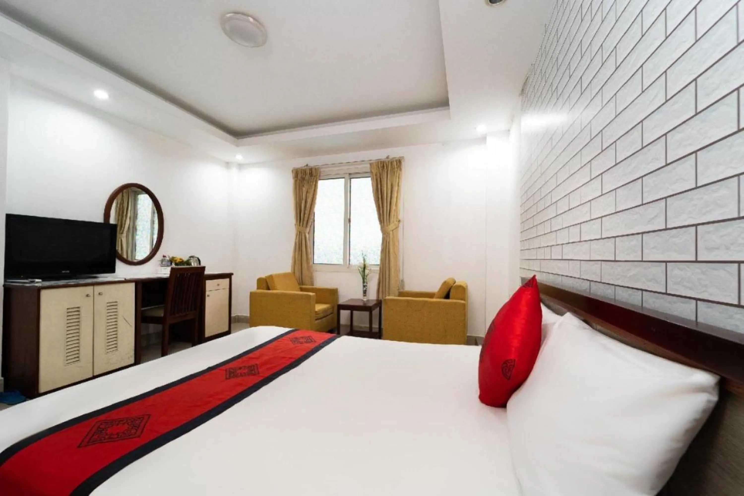 Bed in Dancenter O Cozy 5 Hotel Near SECC