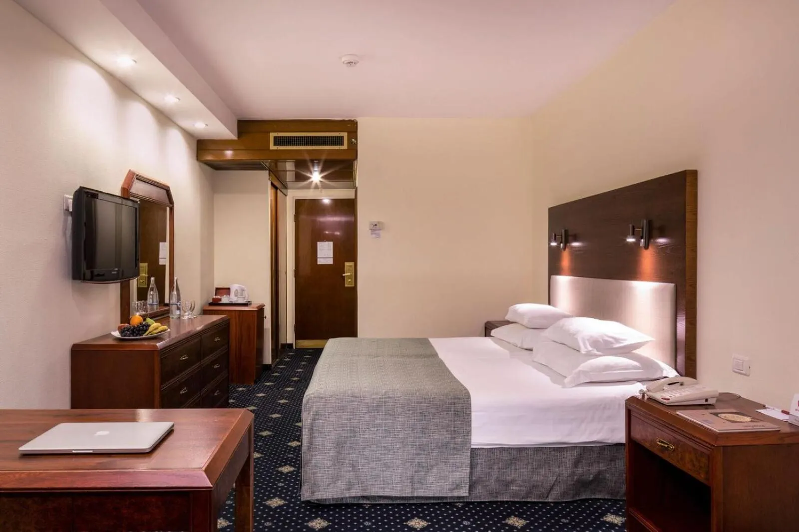 Bed in Ramada Jerusalem Hotel