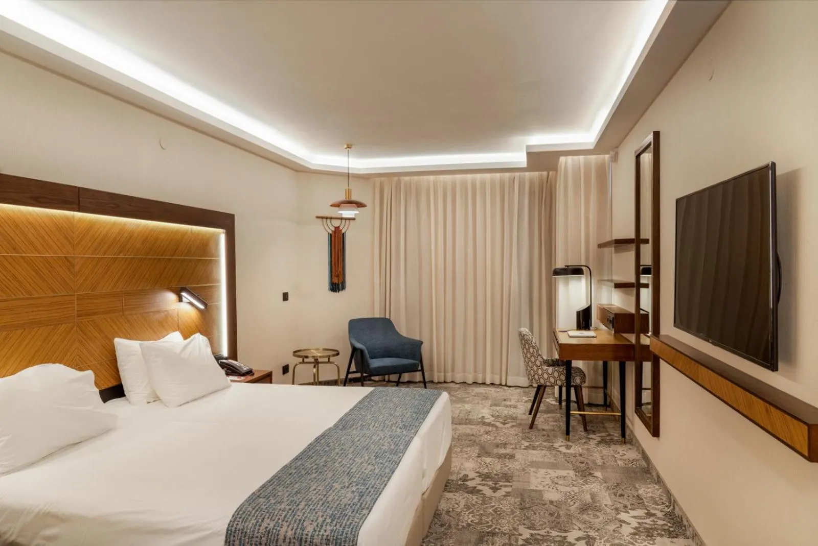 Bedroom, Bed in Ramada Jerusalem Hotel