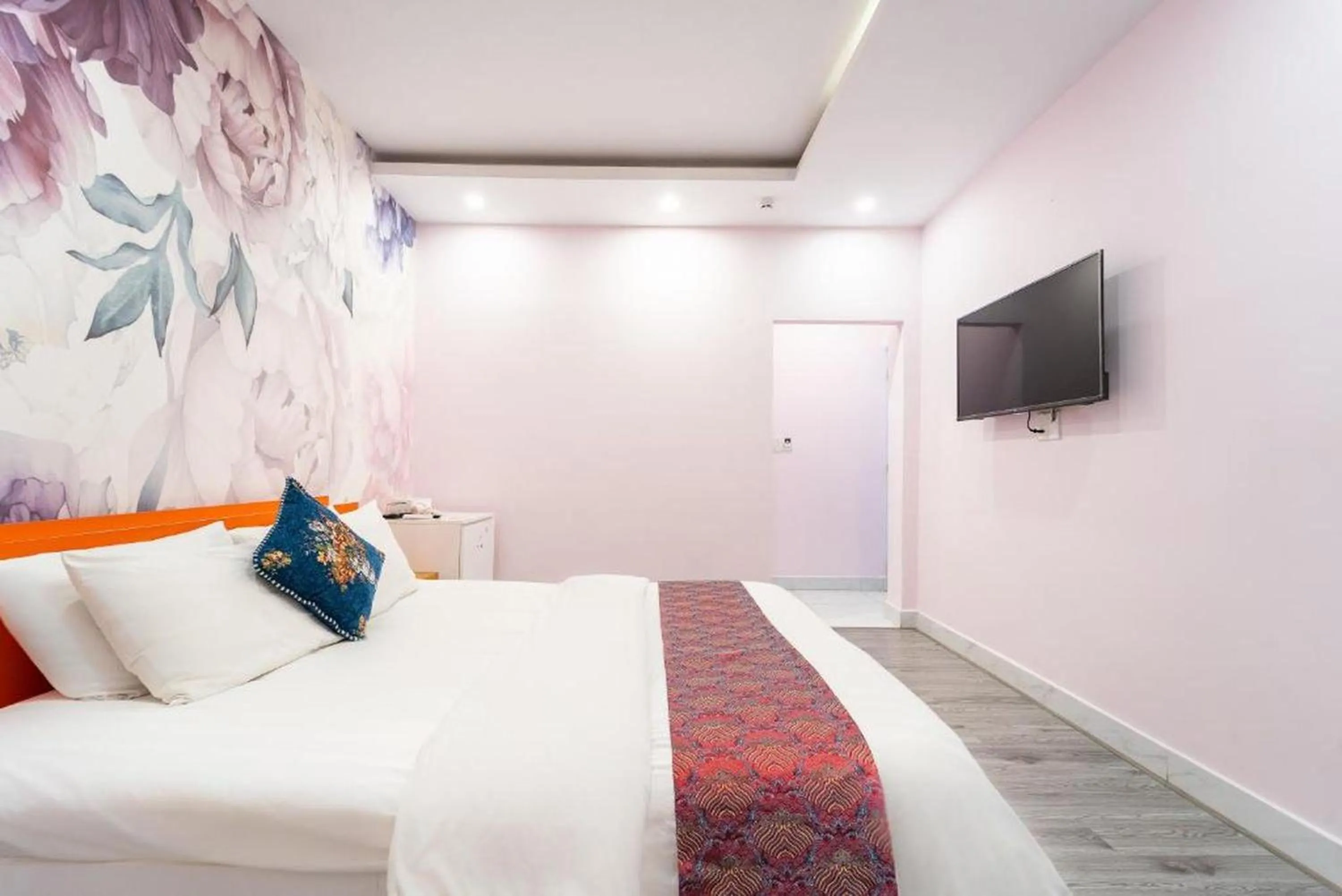 Bed in Joy Inn Hotel - Near T3 Terminal