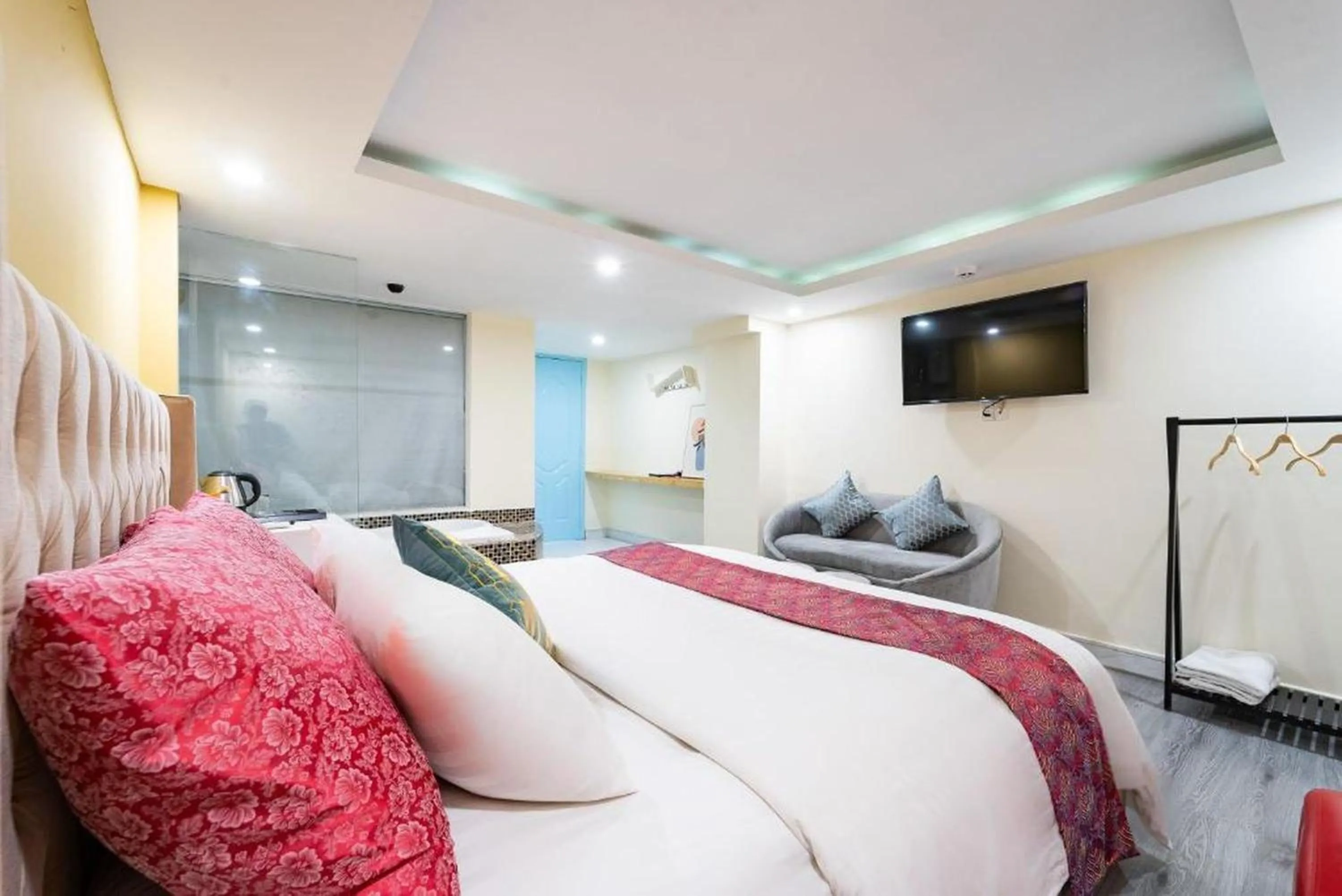 Bed in Joy Inn Hotel - Near T3 Terminal