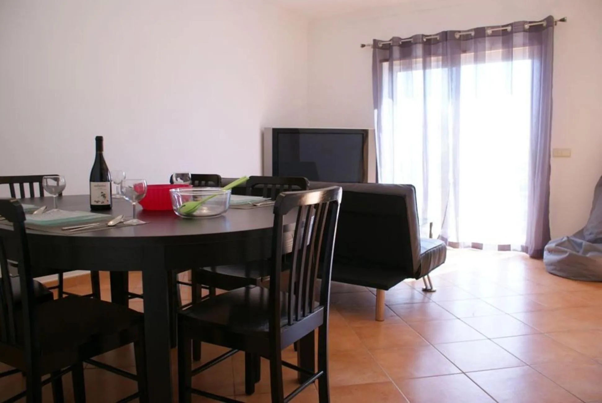 Communal lounge/ TV room in Quinta da Gomeira