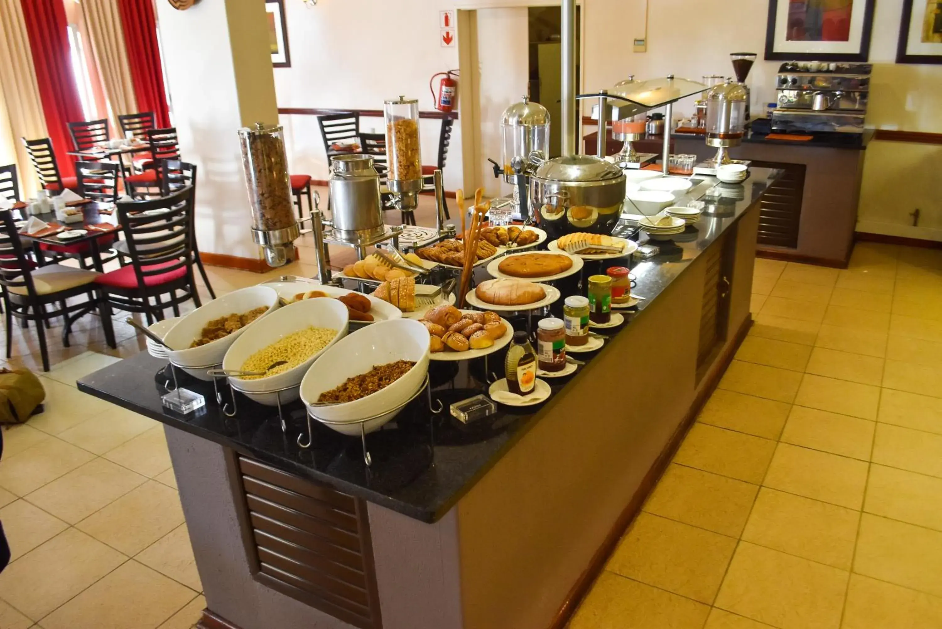 Restaurant/places to eat in Cresta Bosele Hotel Restaurant/places to eat in Cresta Bosele Hotel