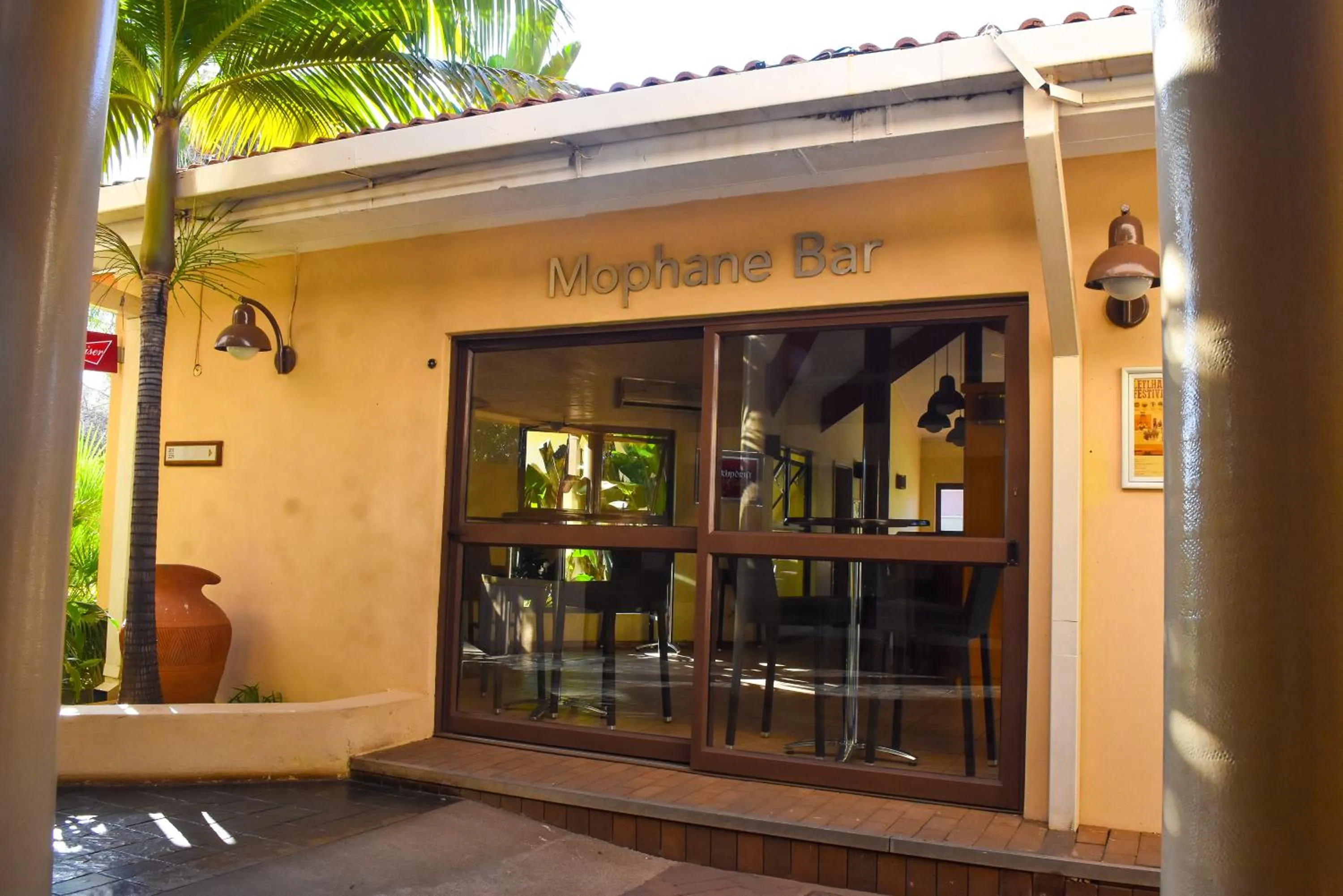 Lounge or bar in Cresta Bosele Hotel