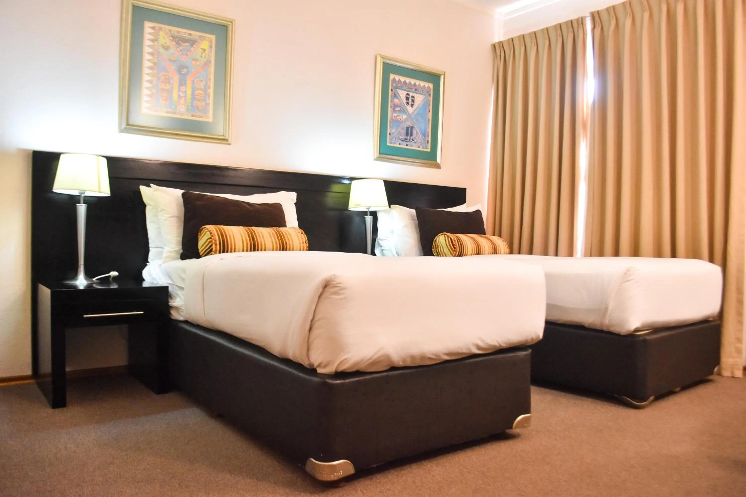 Bedroom, Bed in Cresta Bosele Hotel