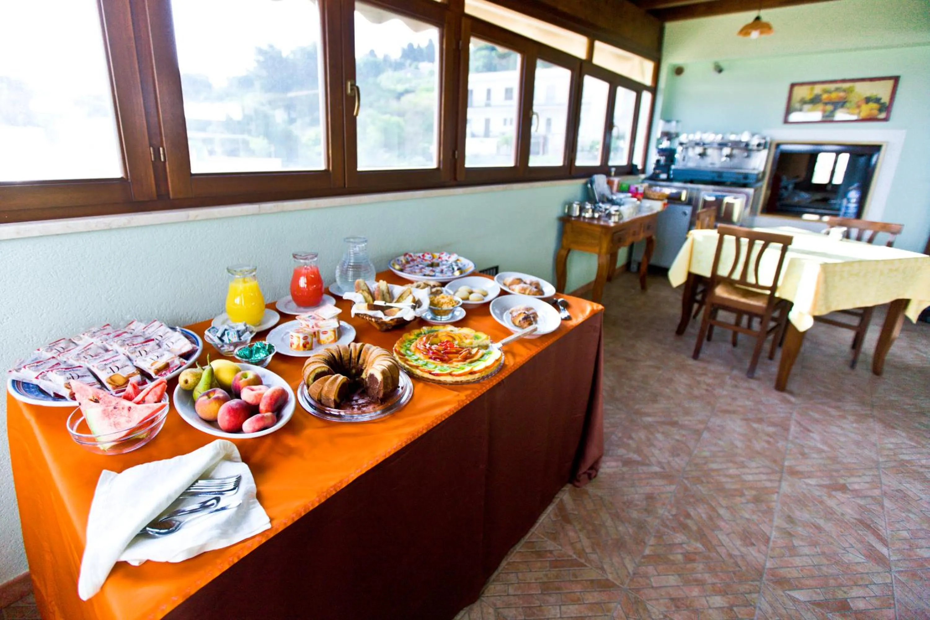 Buffet breakfast in History Hotel