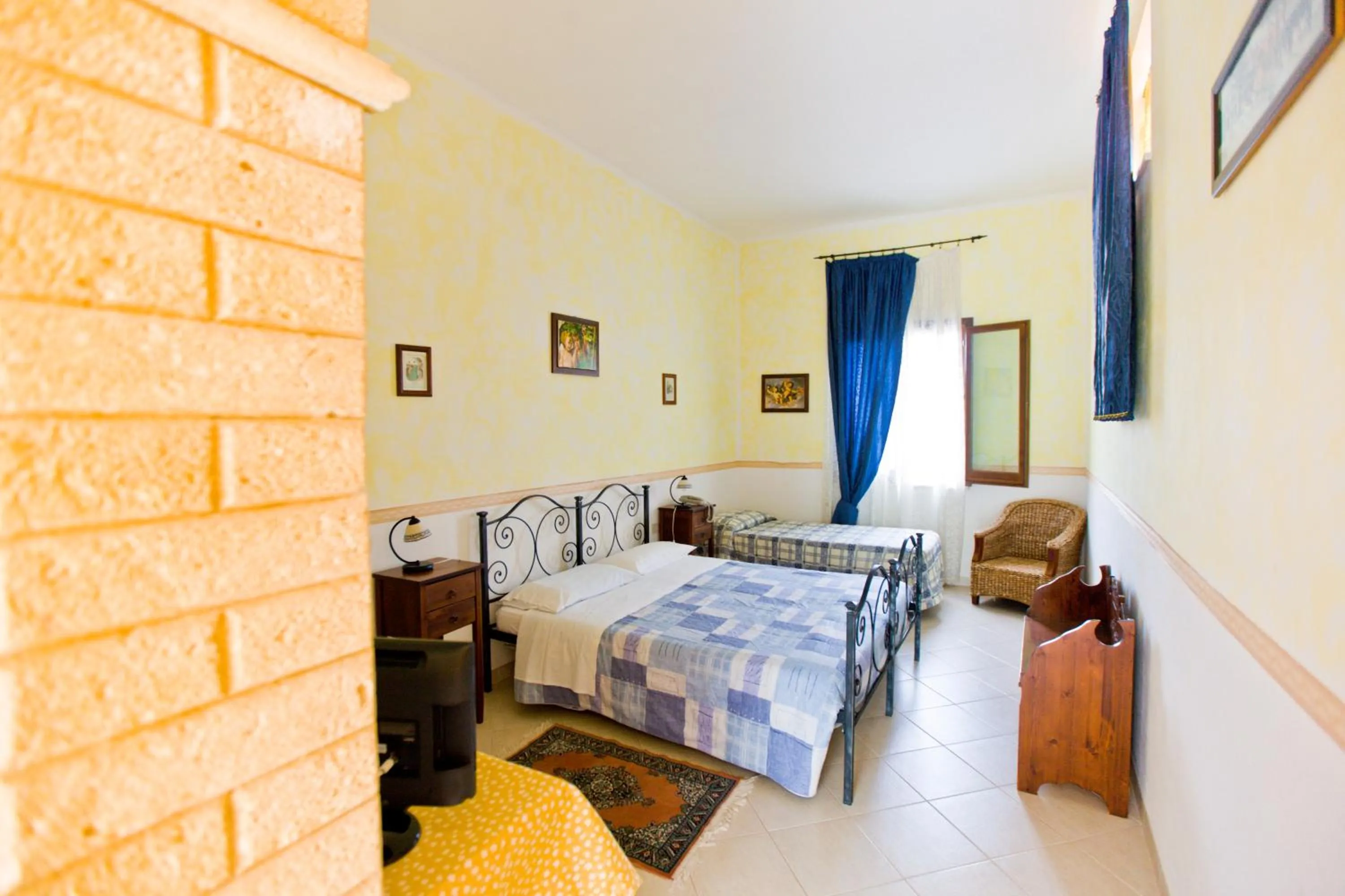 Day, Bed in History Hotel