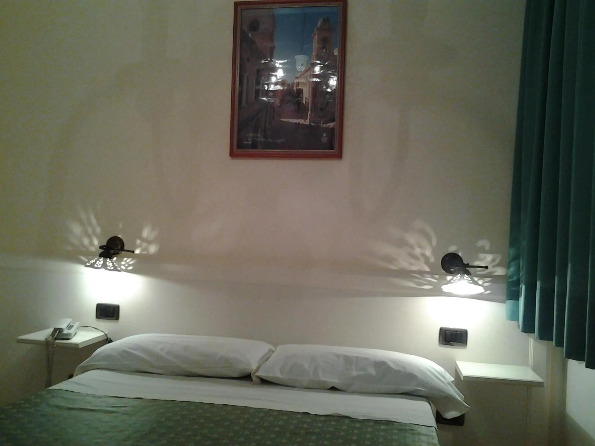 Bedroom, Bed in History Hotel