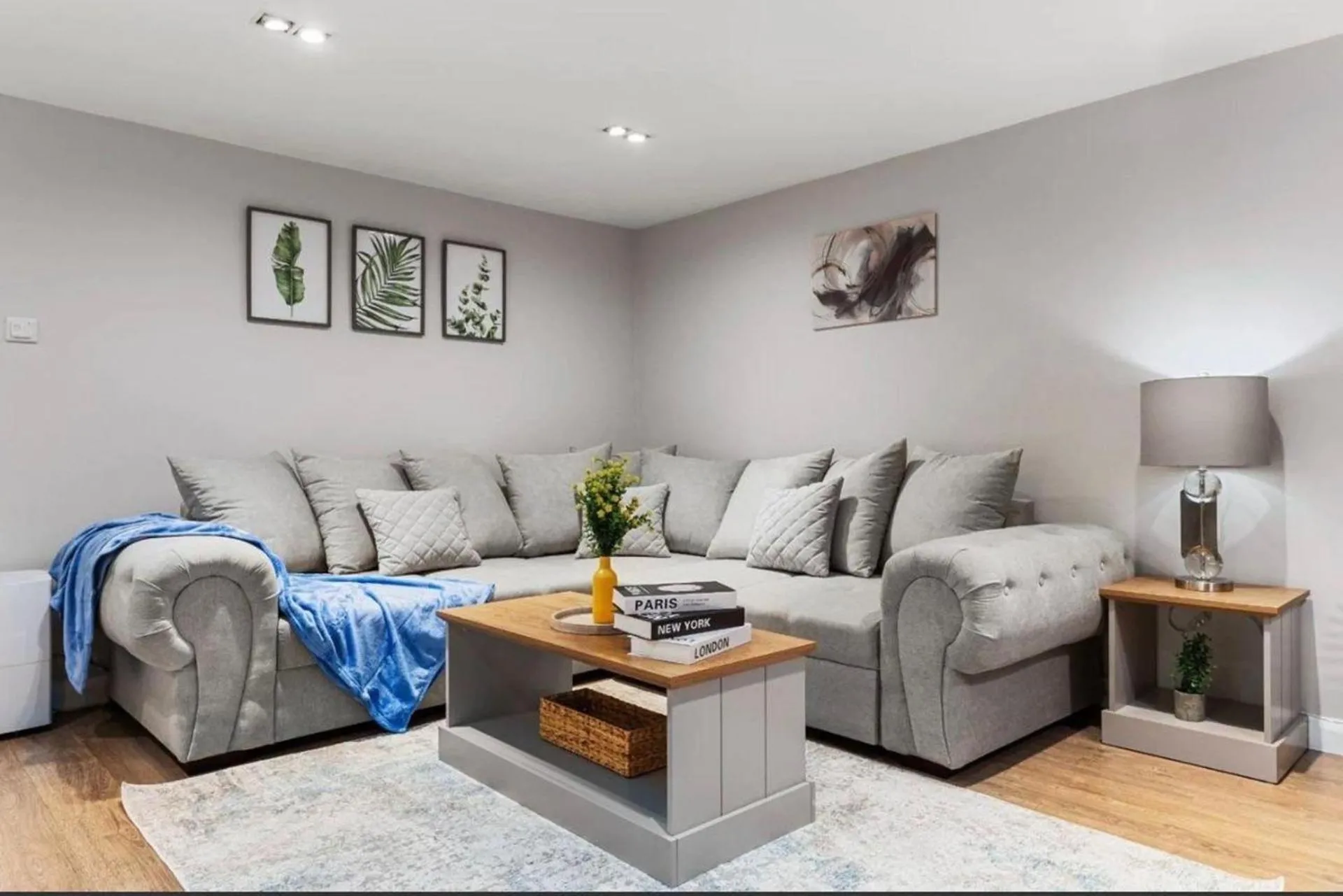 Modern Battersea Apartment - Sleeps 6 & Mini Bar