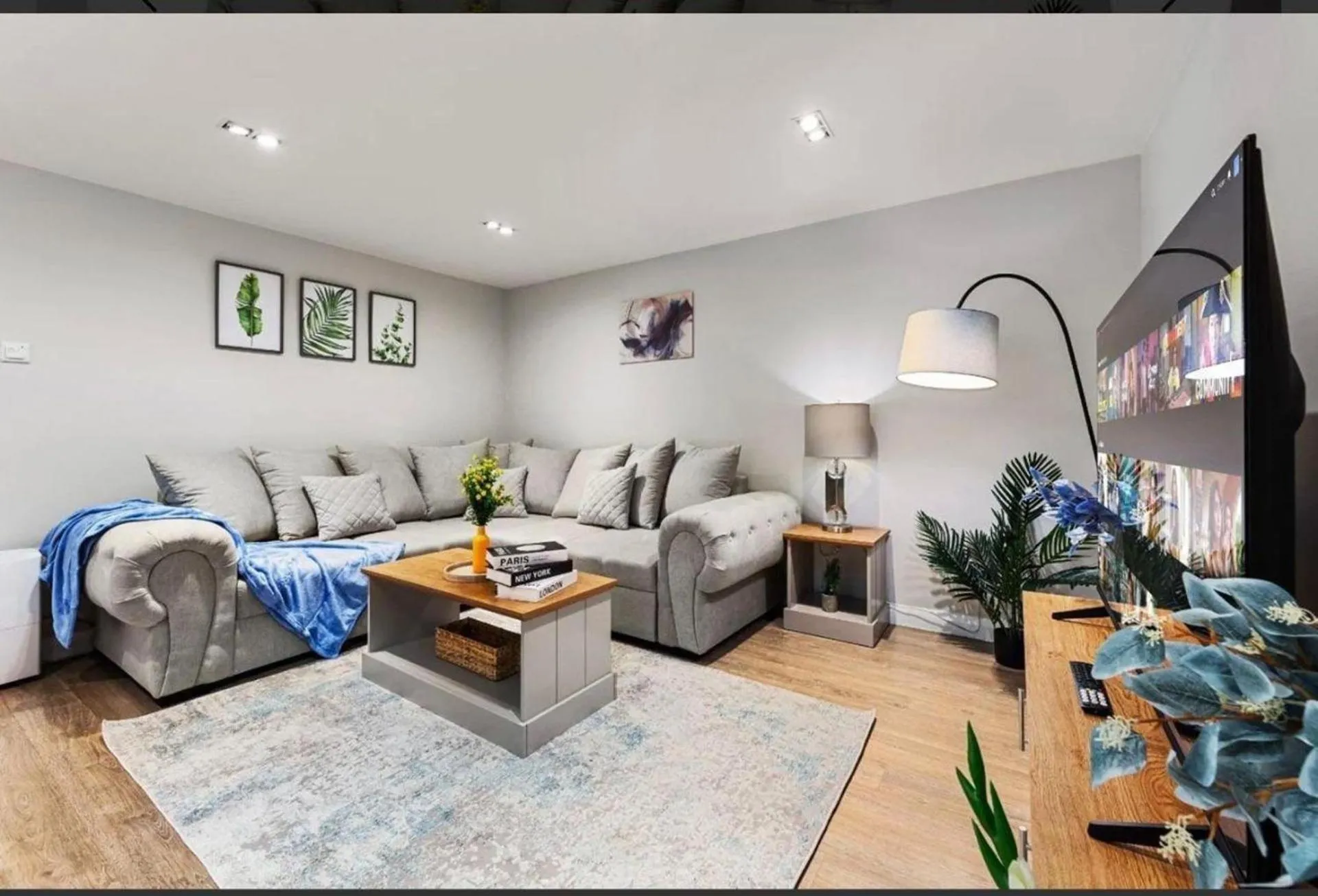 Modern Battersea Apartment - Sleeps 6 & Mini Bar