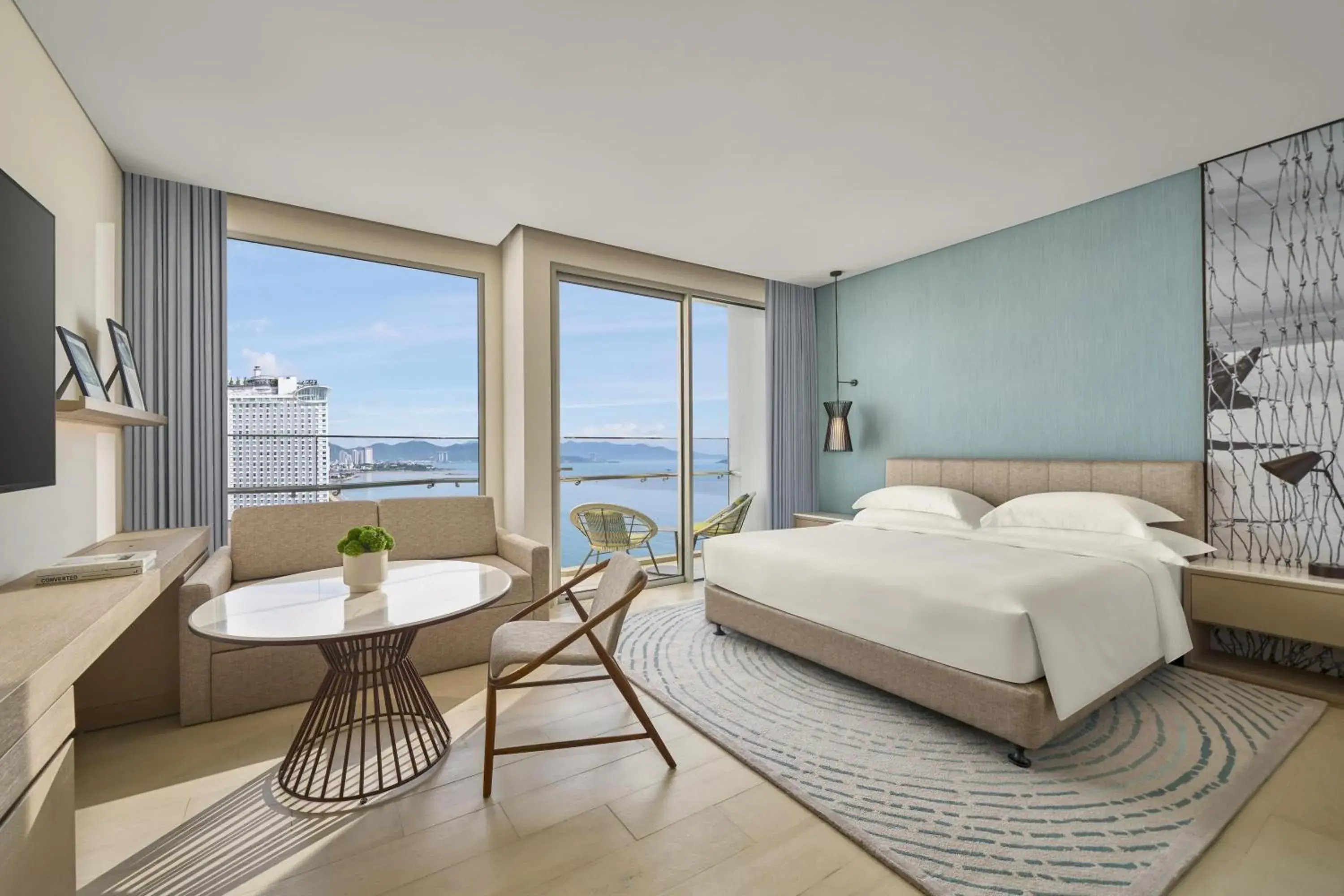 1 King Bed in Hyatt Regency Nha Trang 1 King Bed in Hyatt Regency Nha Trang