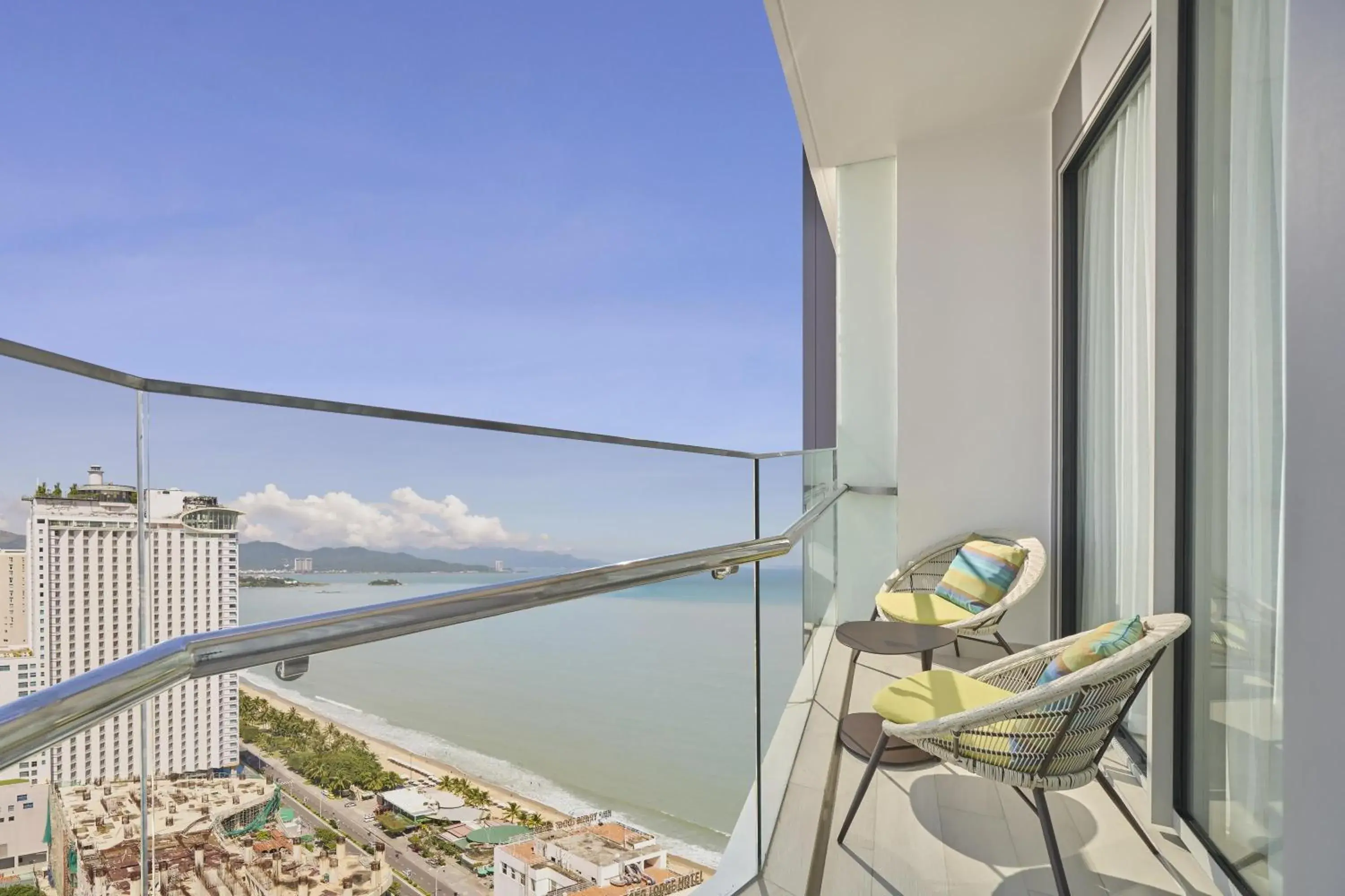 1 King Bed in Hyatt Regency Nha Trang 1 King Bed in Hyatt Regency Nha Trang