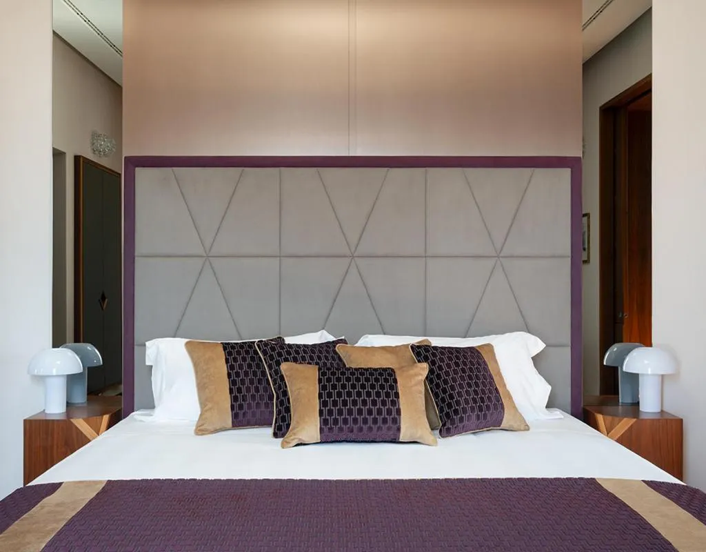 Bed in Villa Lario Resort Mandello