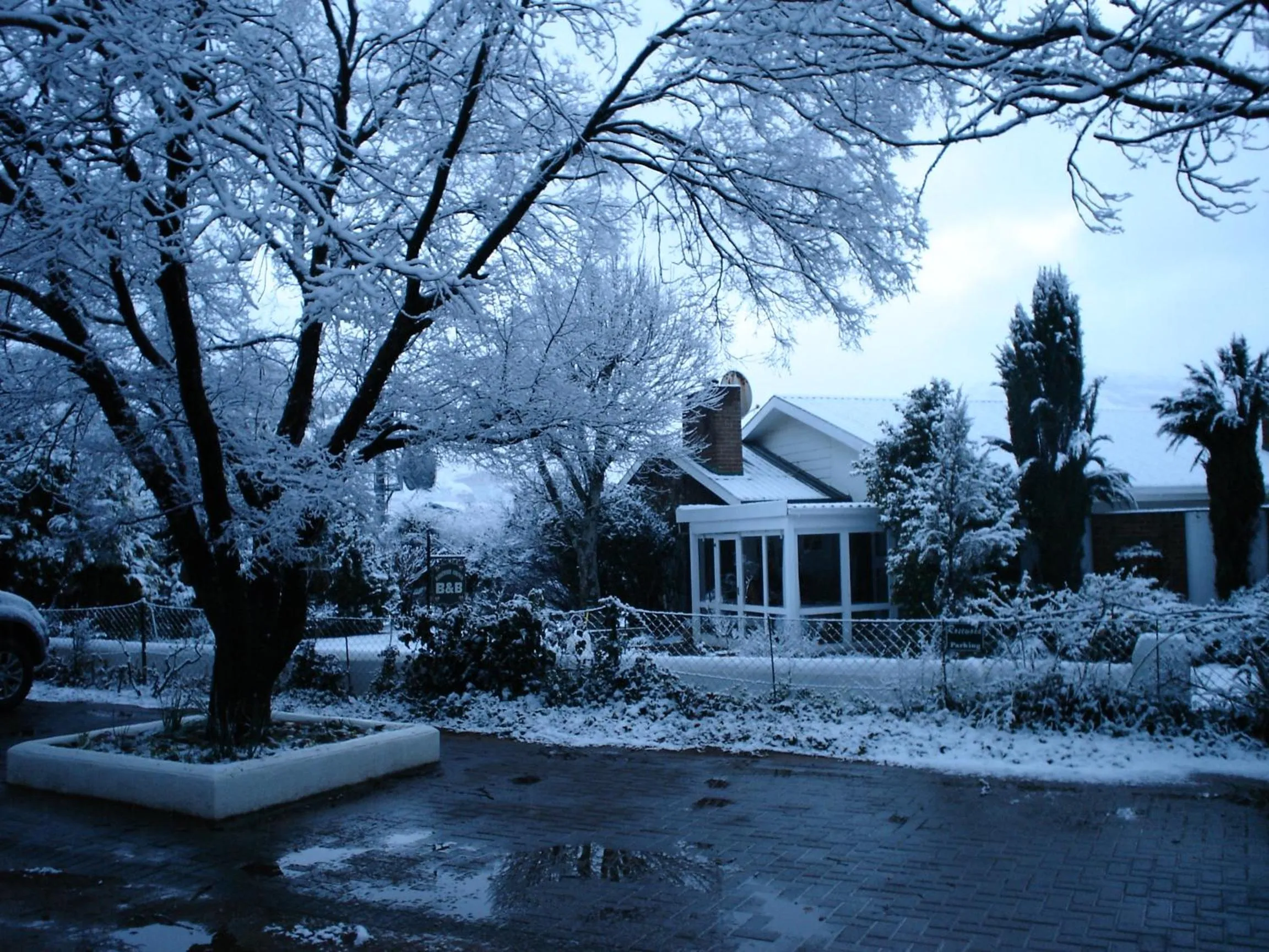 Facade/entrance in Rosewood Corner, Clarens