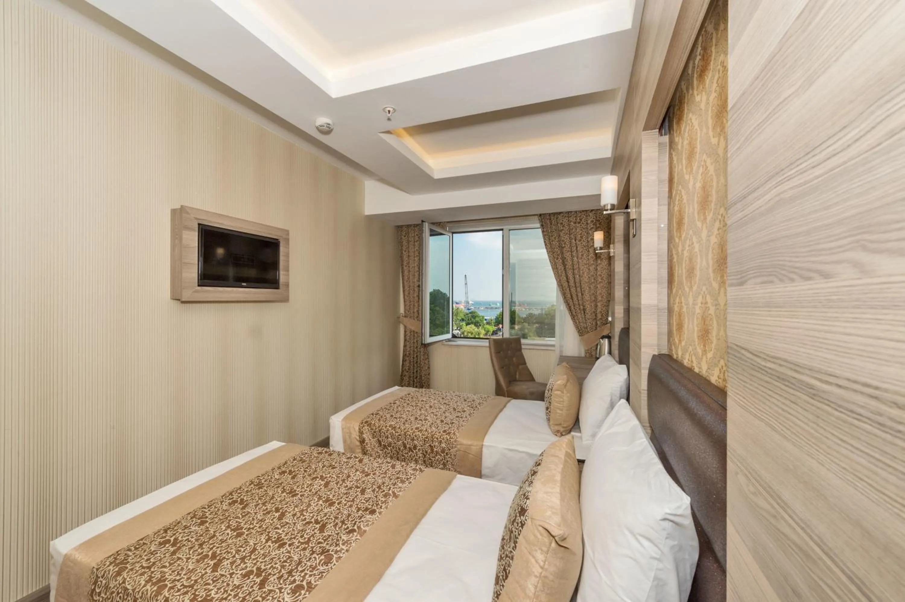 Photo of the whole room in Matiat Hotel Istanbul