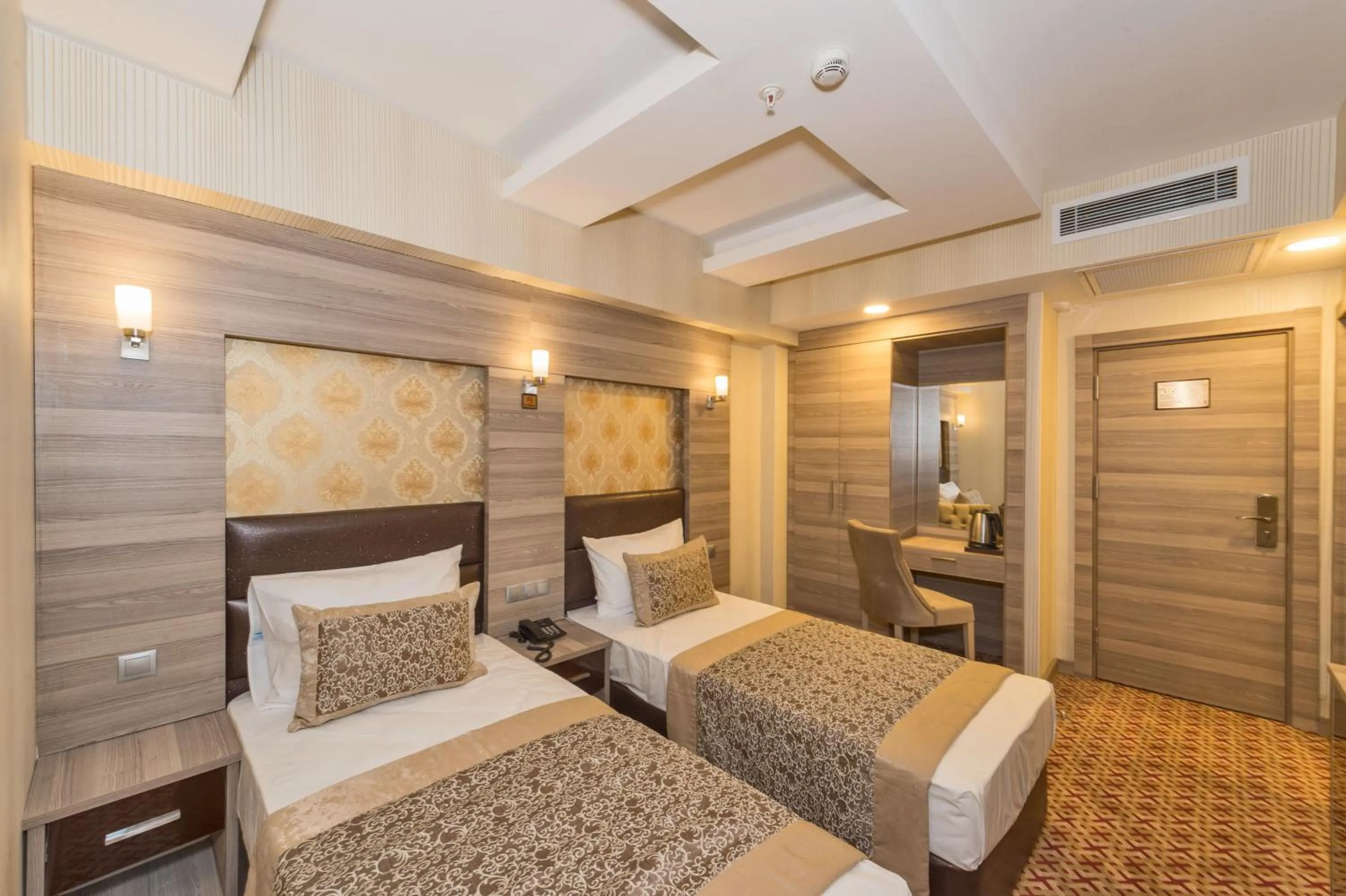 Photo of the whole room in Matiat Hotel Istanbul