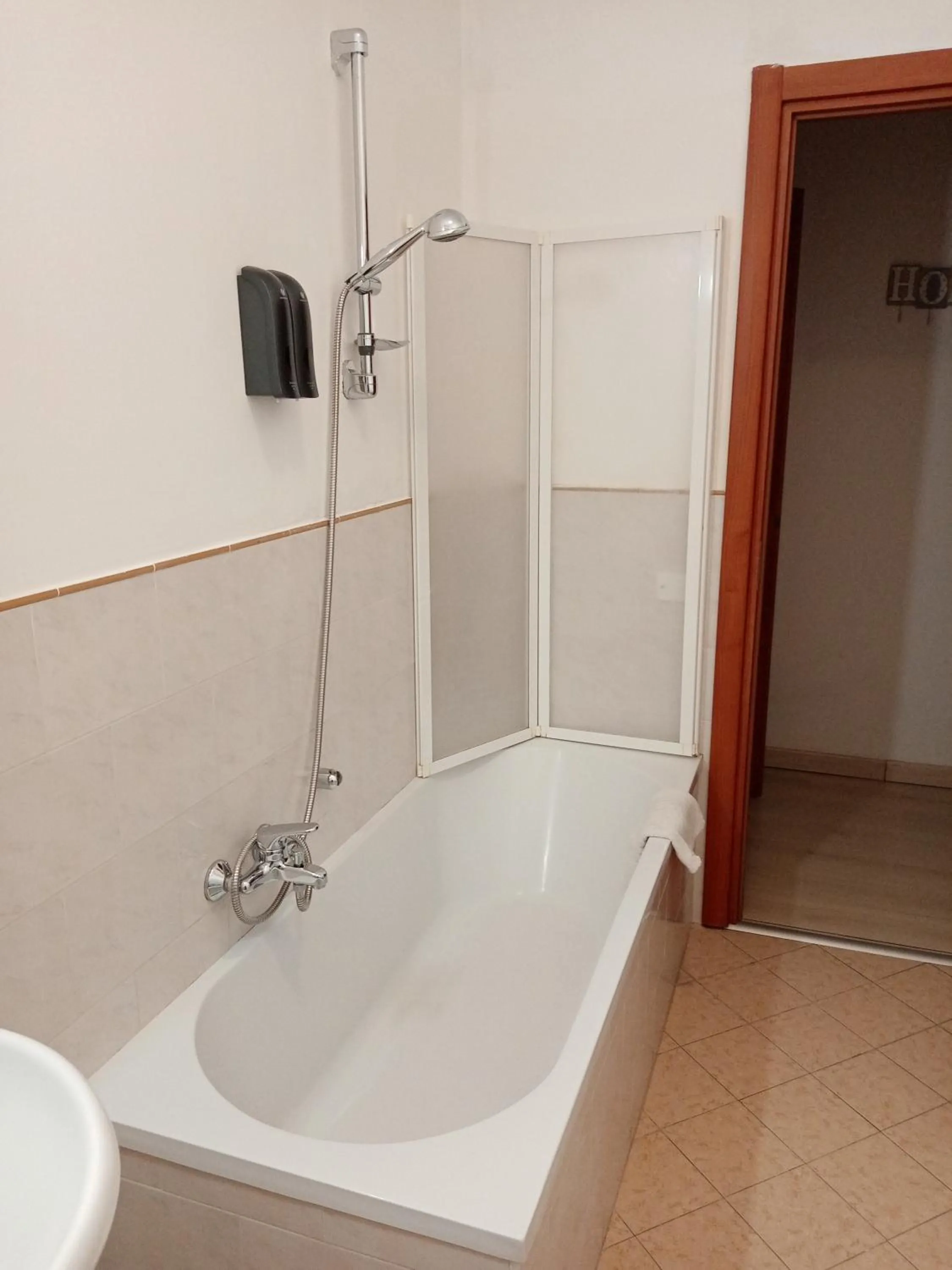 Bathroom in Dante091