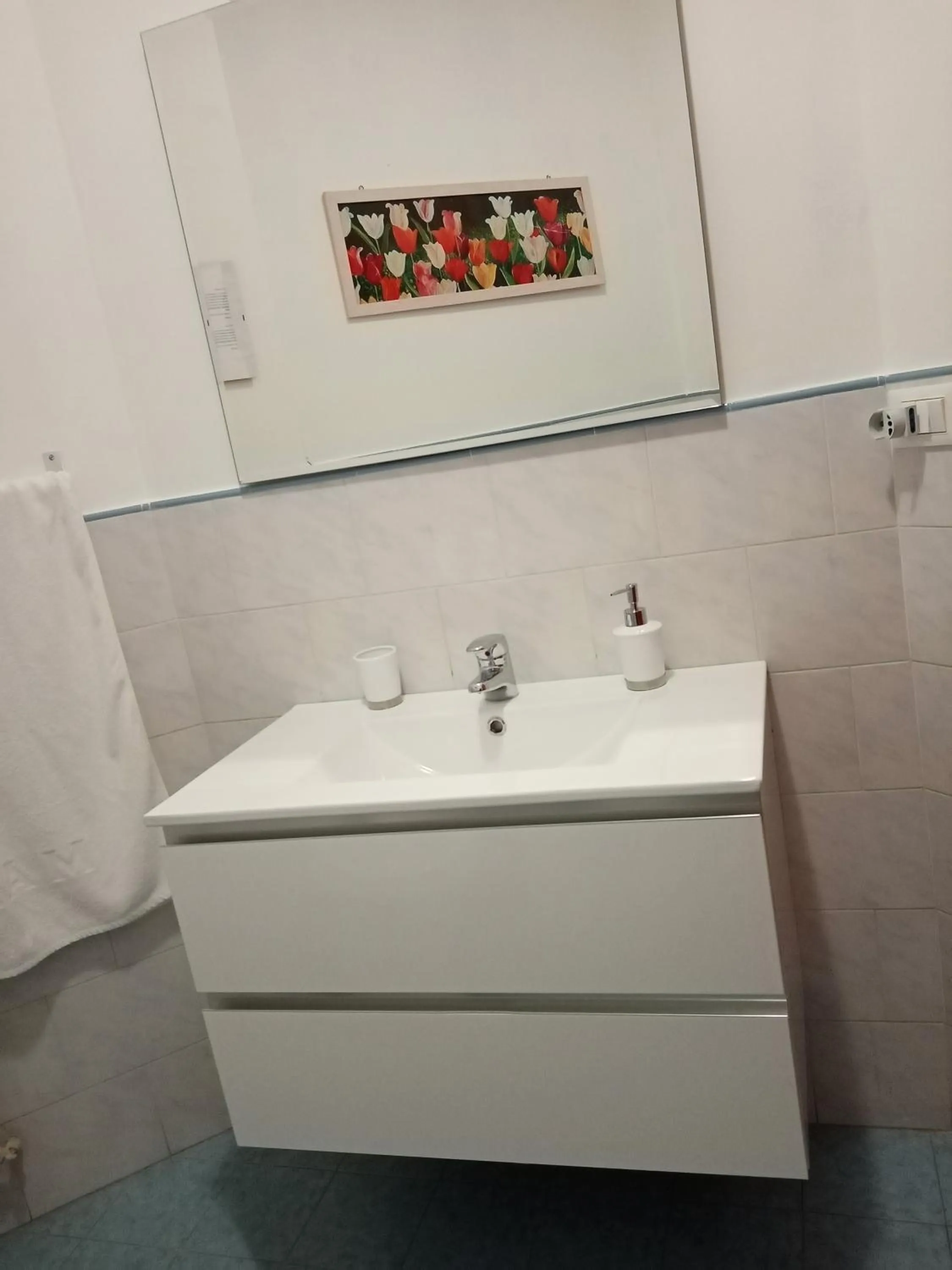 Standard Double Room with Shared Bathroom in Dante091